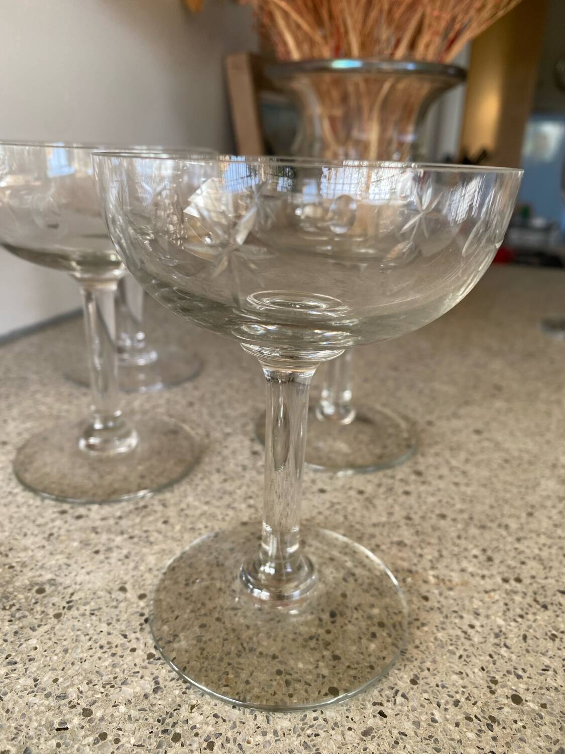 Assortment of 6 champagne glasses