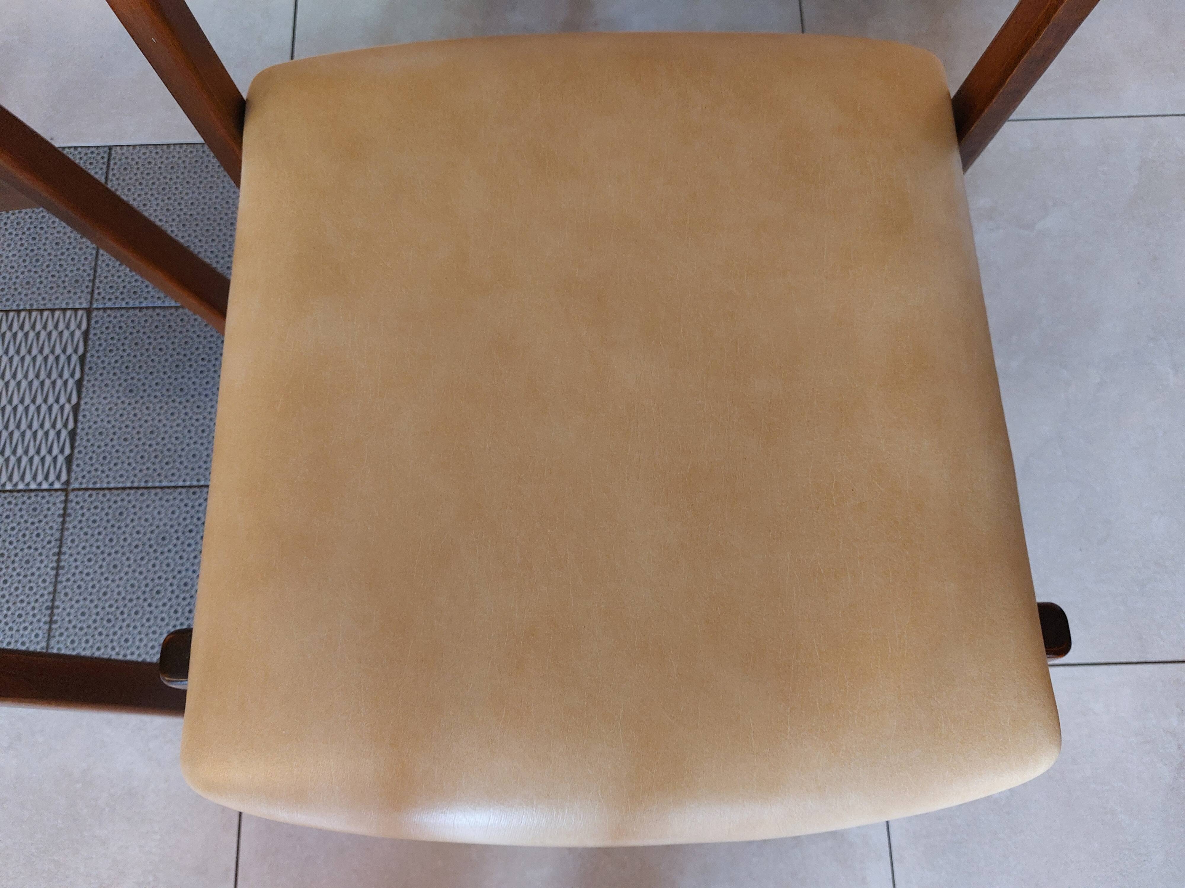 4 sled chairs, vintage