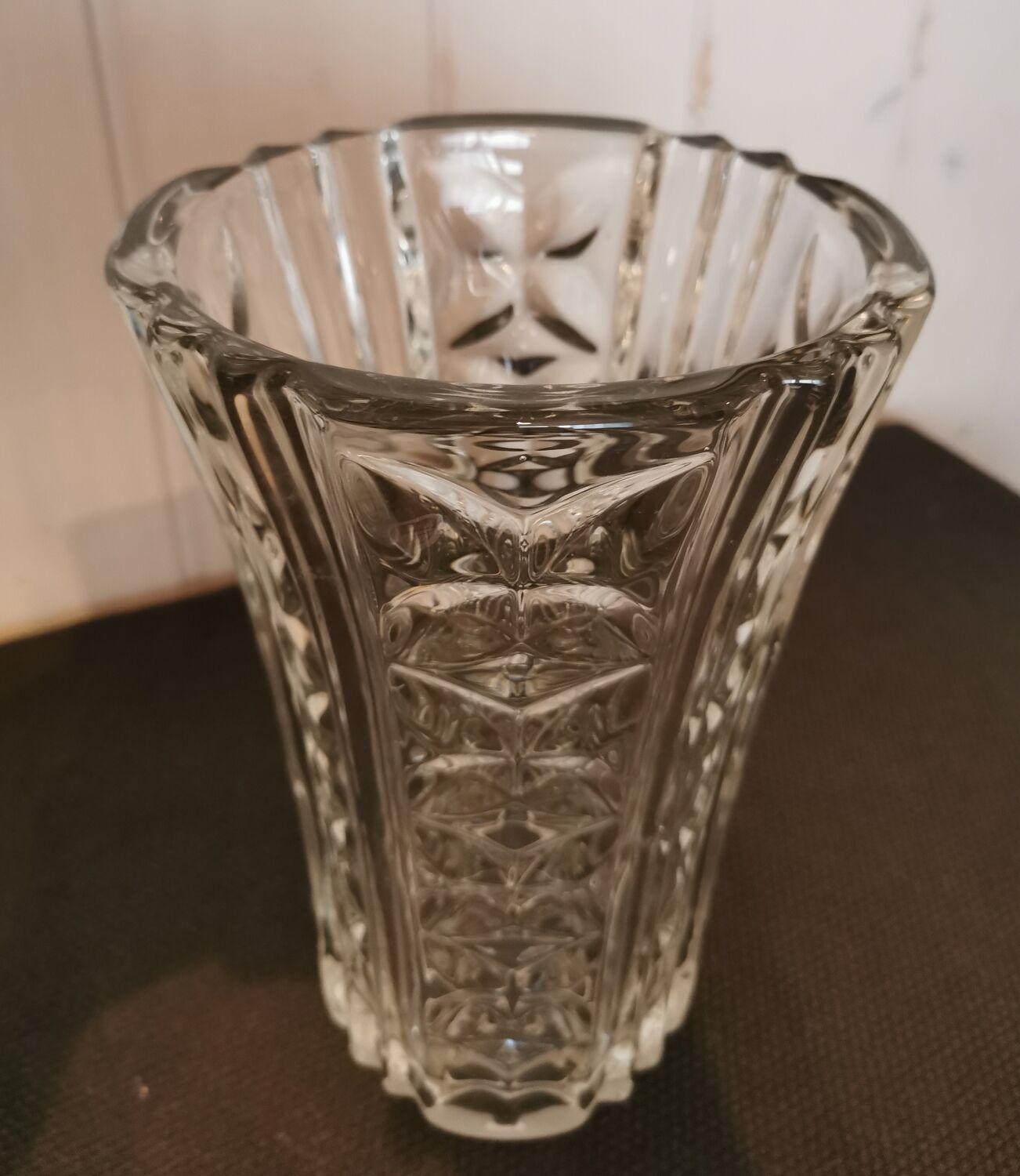 Large glass vase Pattern Lines and diamonds