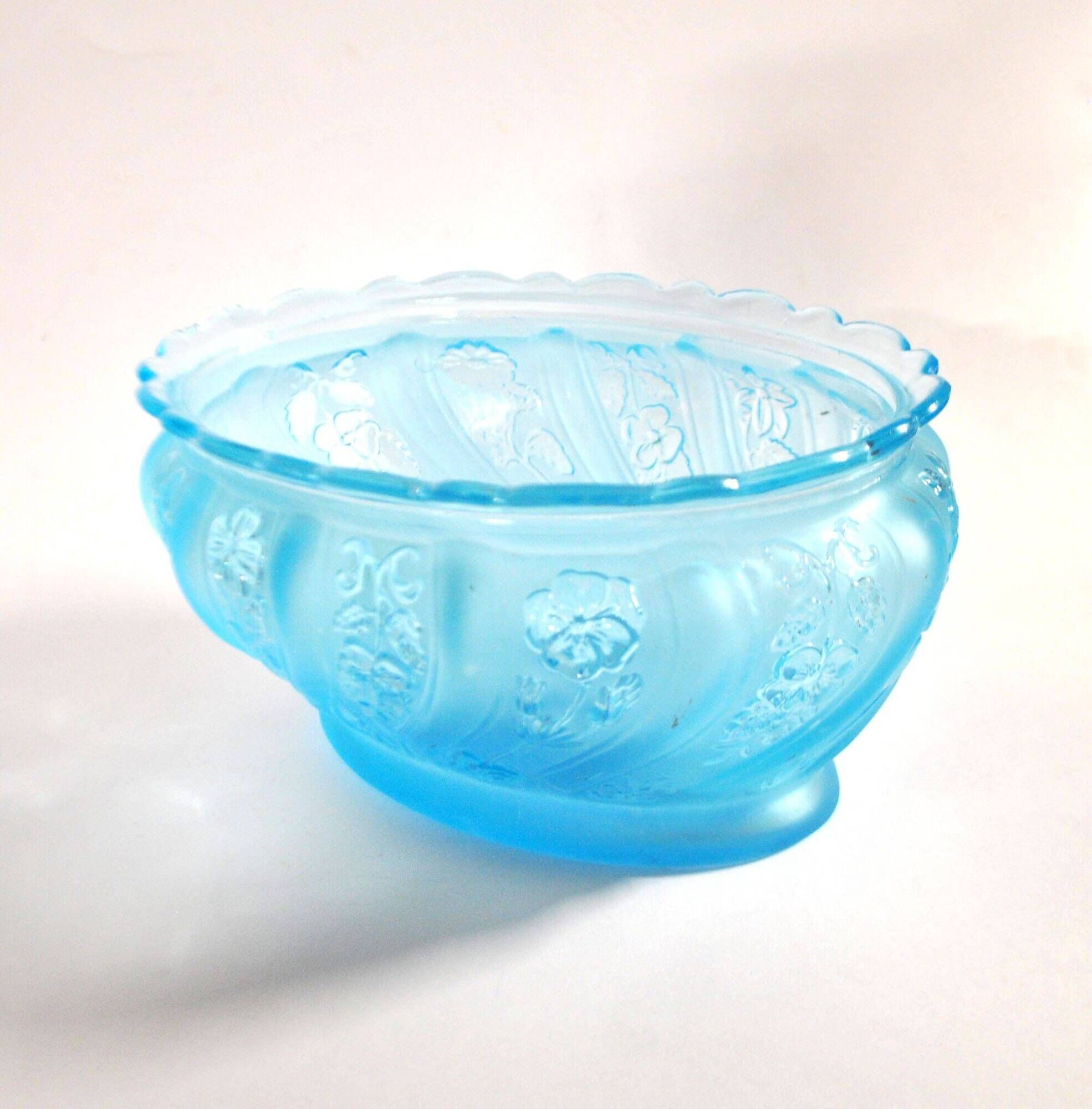 Old oval coupe basket in moulded blue glass, frosted acid, 1900.