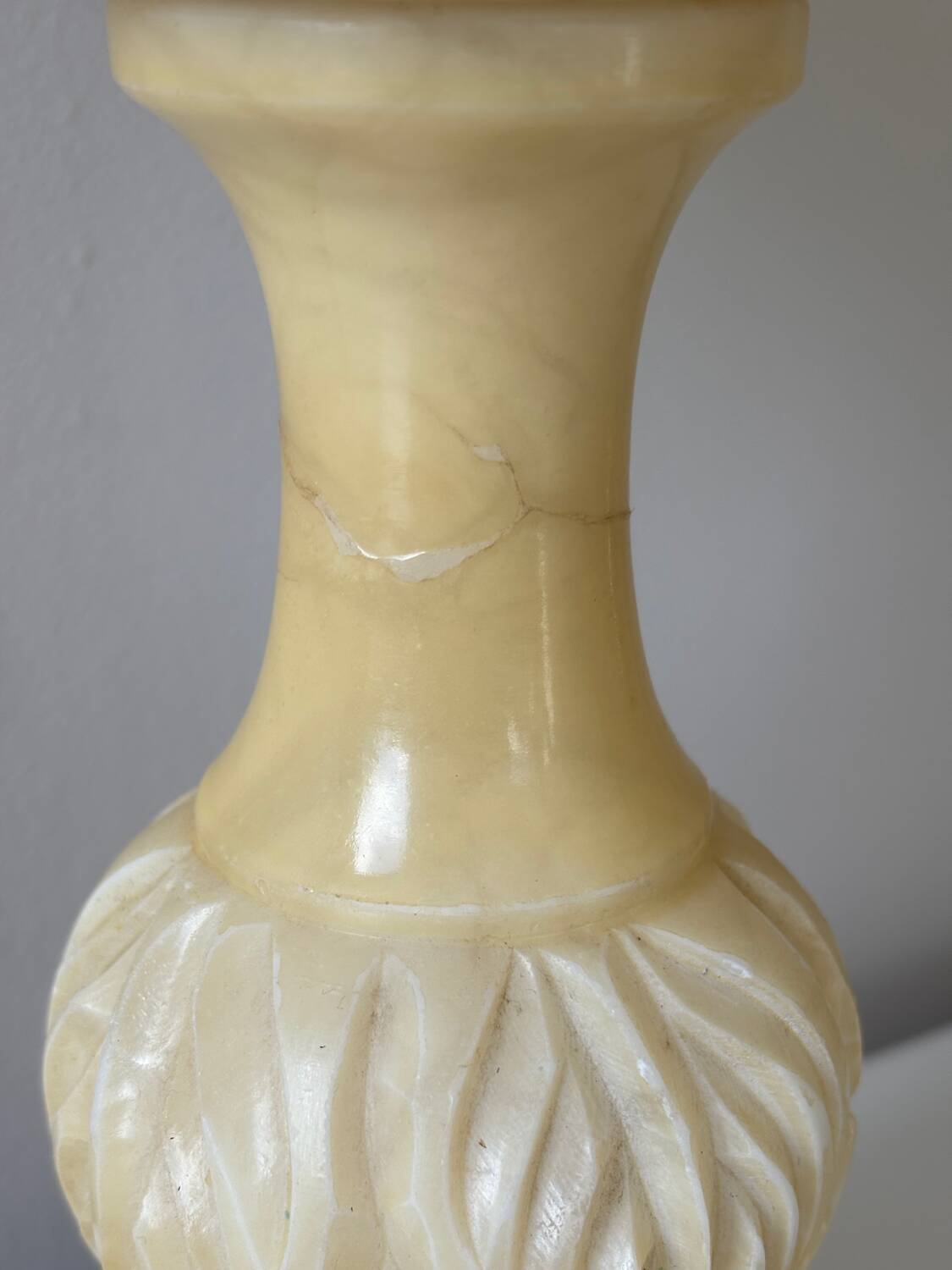 Tulip lamp in alabaster