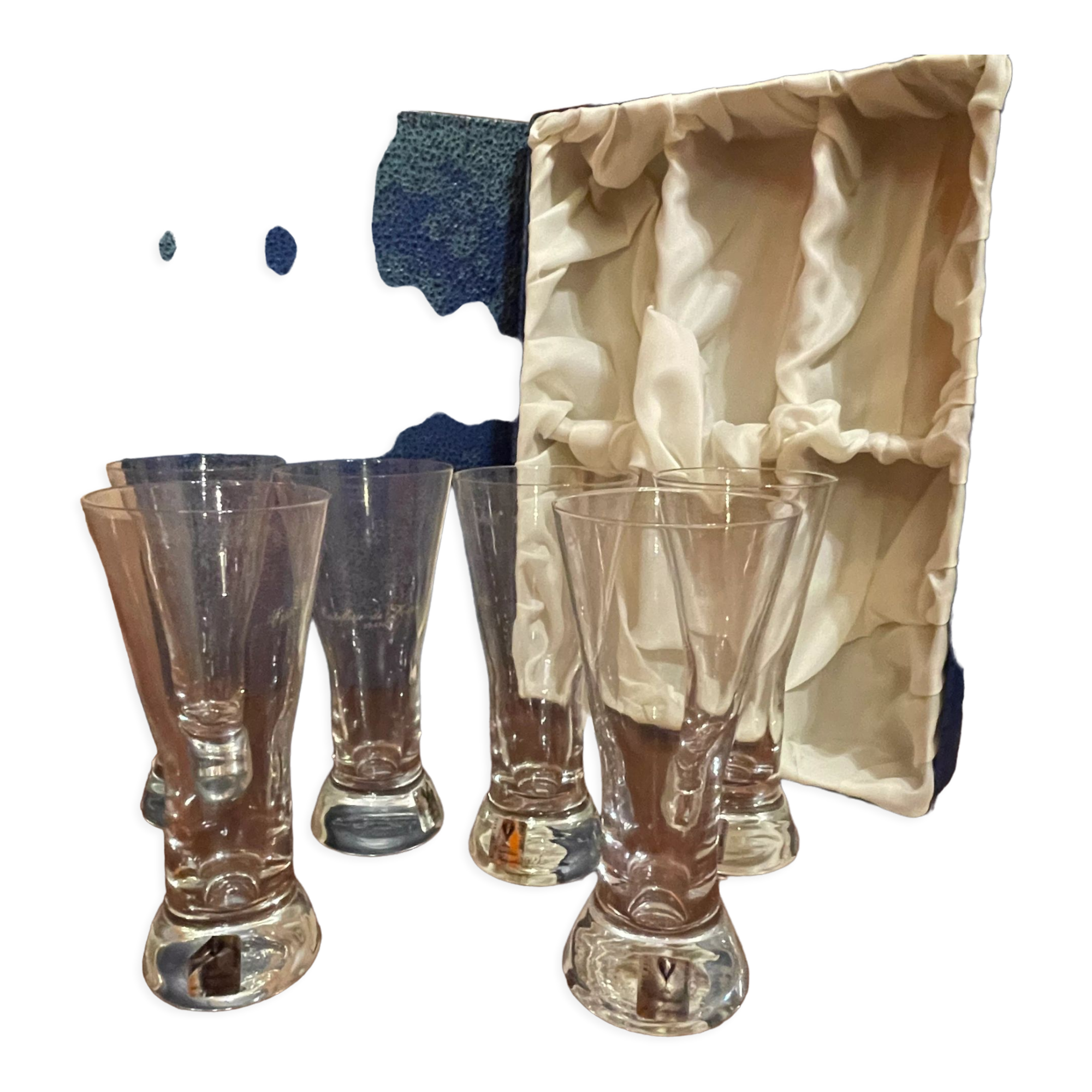 Box of 6 crystal glasses Hartzviller design 50 in box.