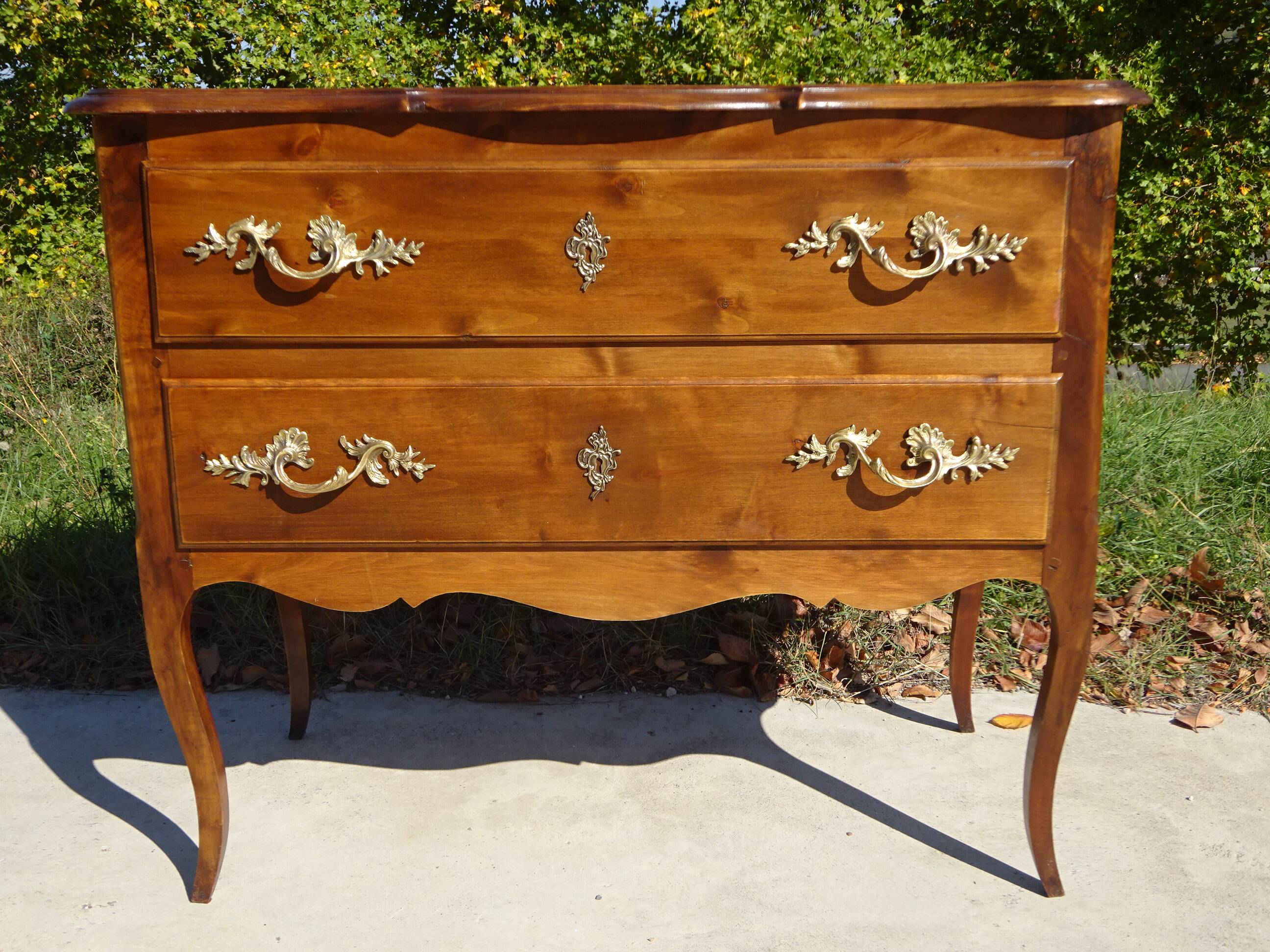 Commode 2 tiroirs de style Louis XV