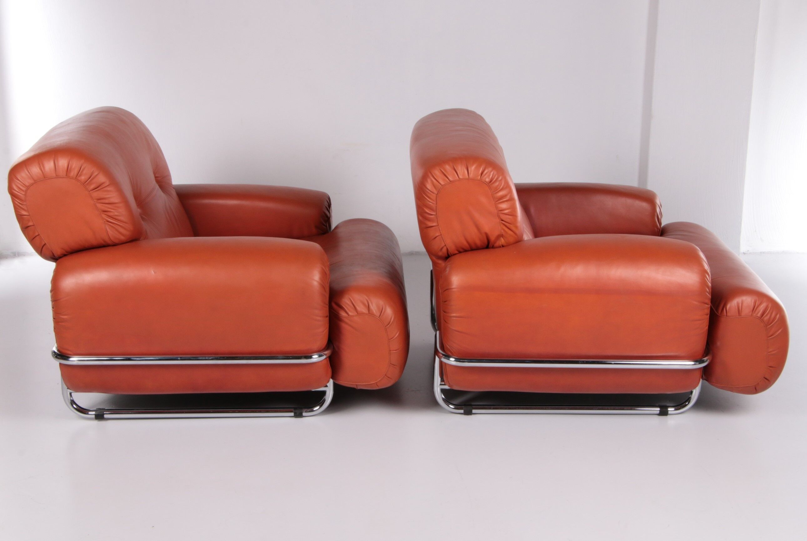 Bold Italian Lounge chair set made of leather, 1970