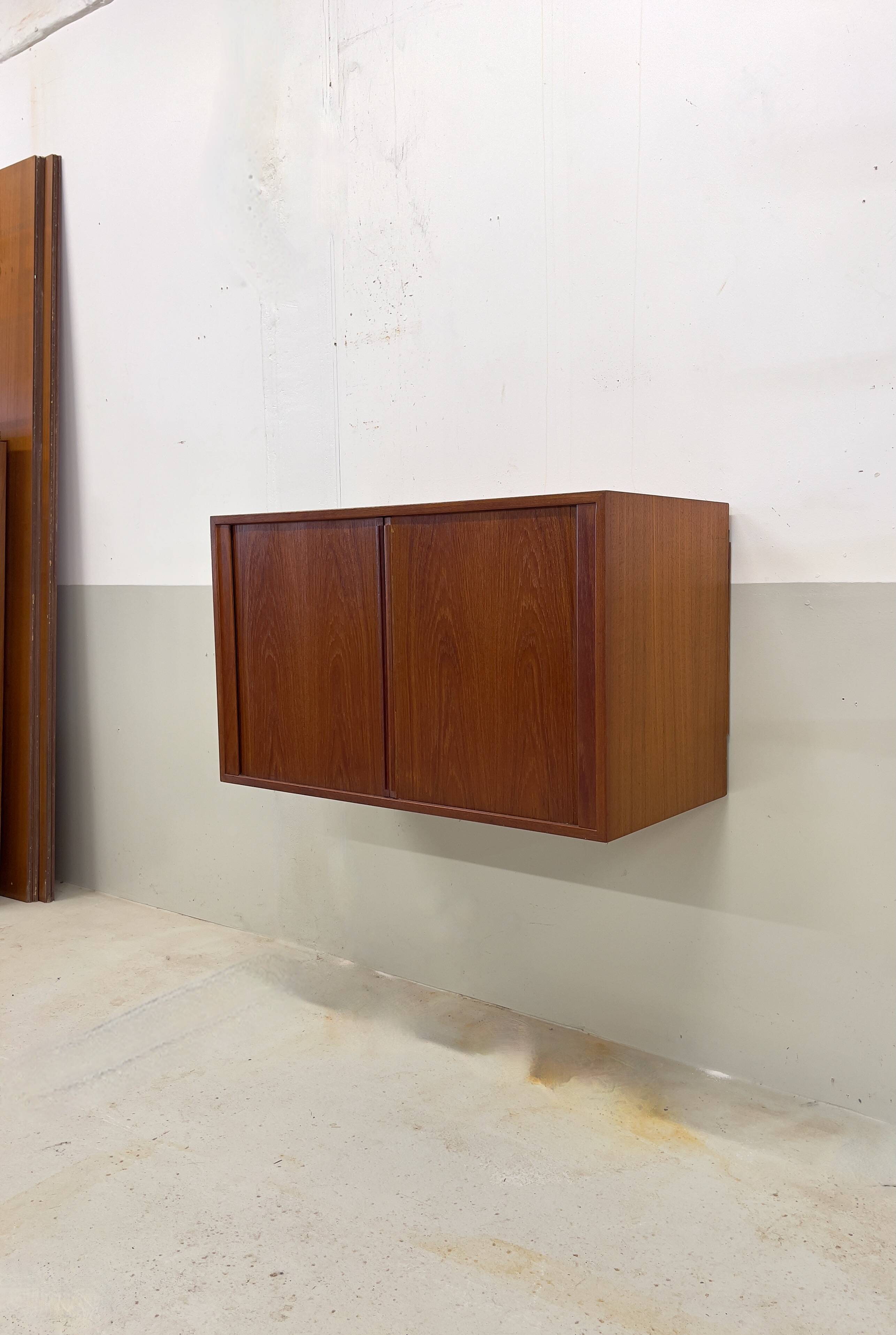 Meuble à Porte Tambour en Teck Par Kai Kristiansen Pour Feldballes