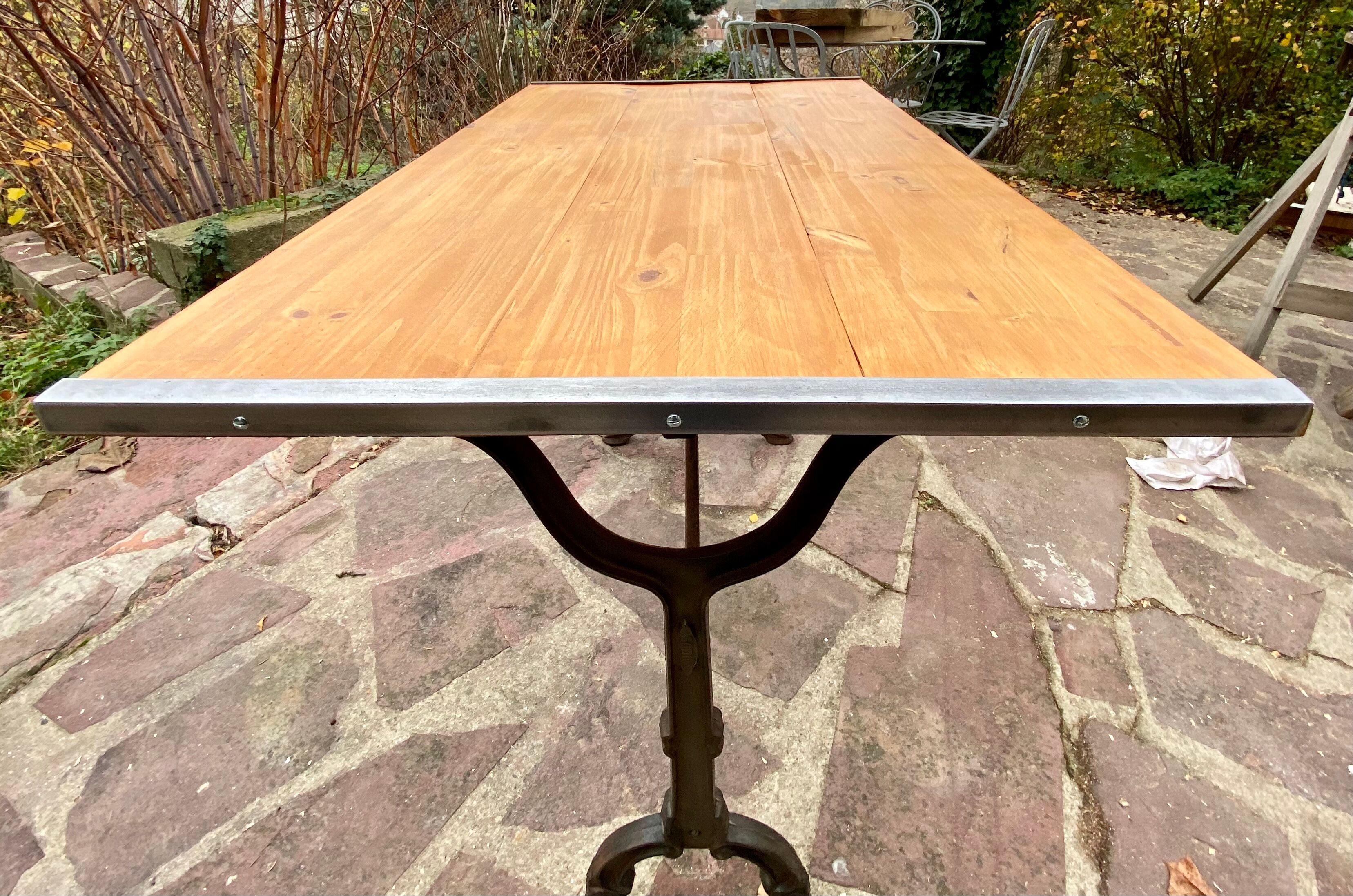 Table bistrot pied fonte Godin