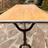 Godin font foot bistro table