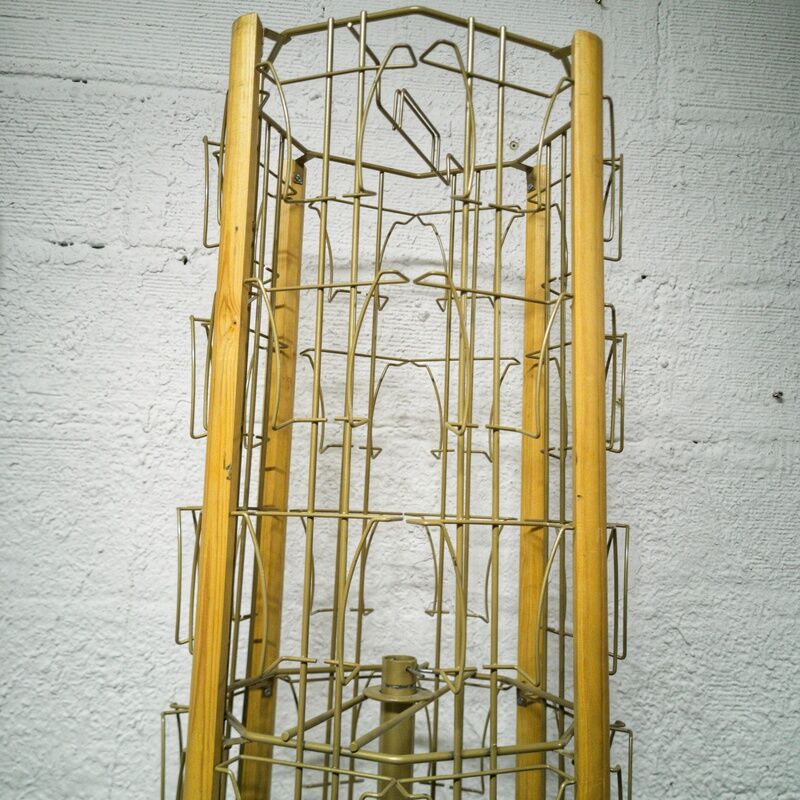 Metal turnstile display
