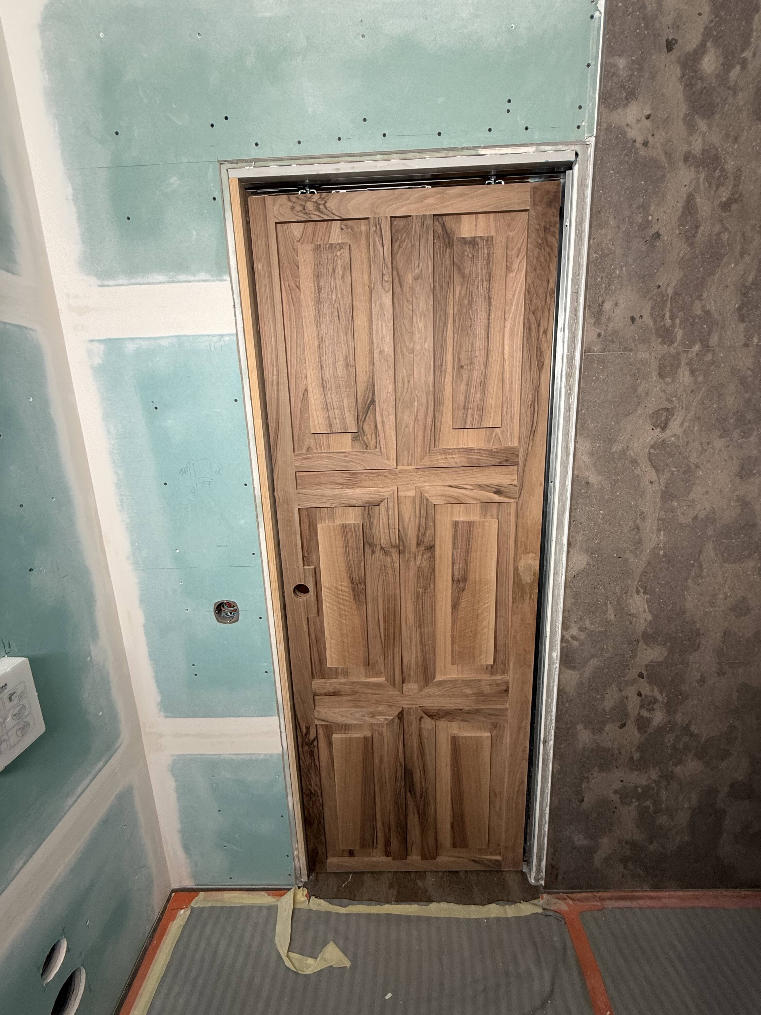2 sliding doors in solid walnut – Scrigno system – 204 x 72 cm