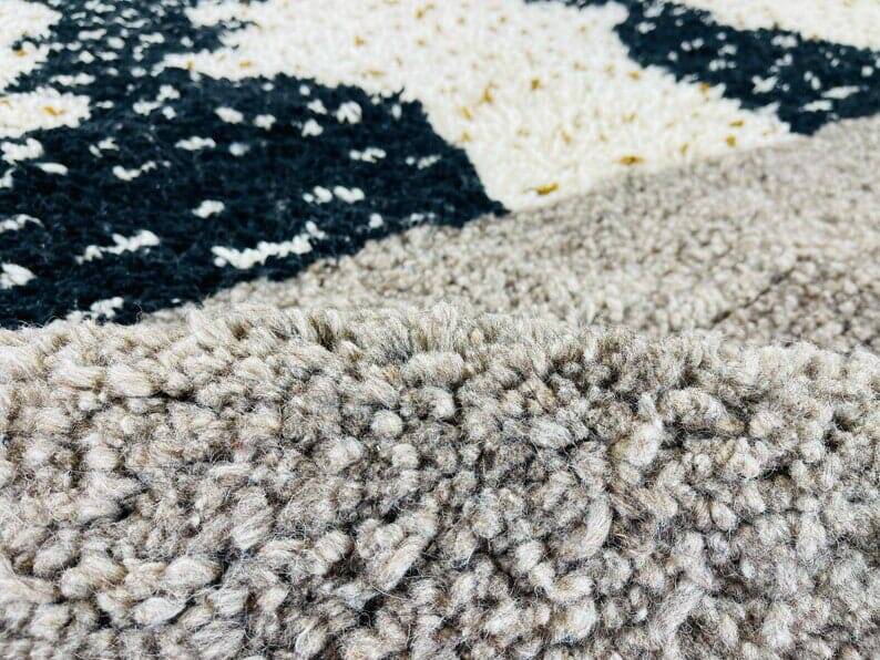 Beni Mrirt rug - handmade Moroccan rug size 150 x 250 cm.