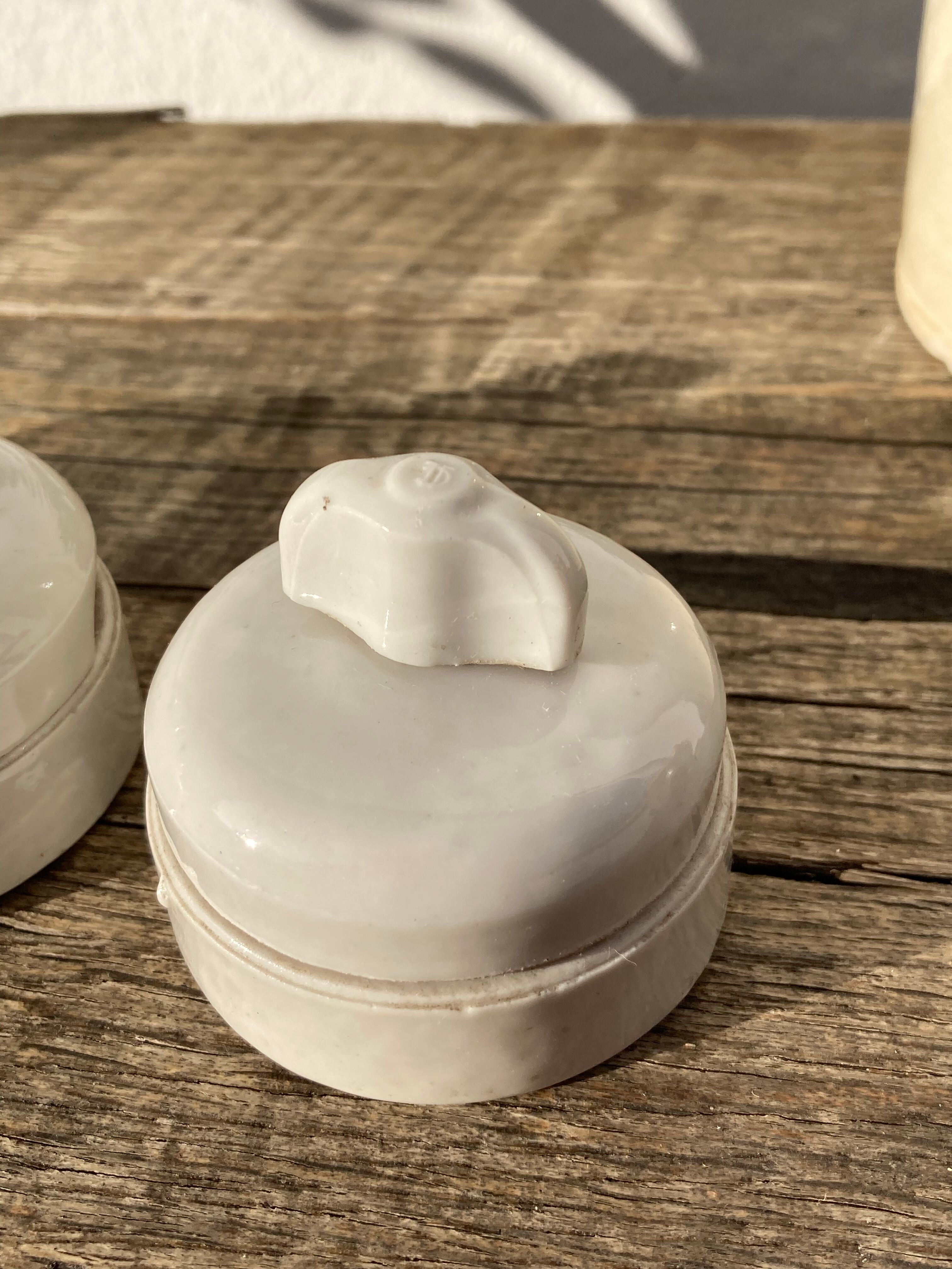 3 electric switches ceramic 20-30s vintage white