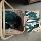 Basket wicker picnic camping hiking plate covered