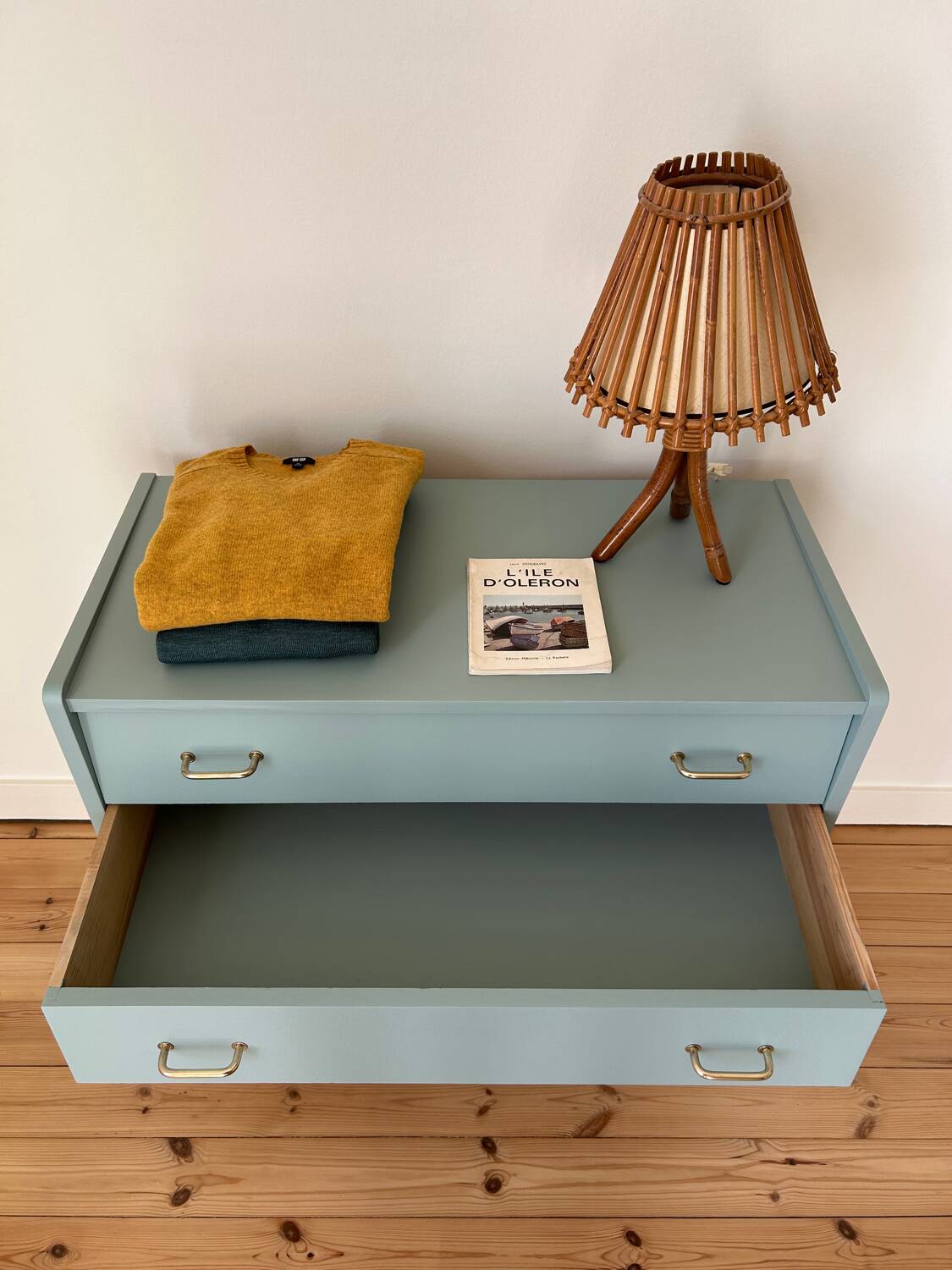 Commode vintage