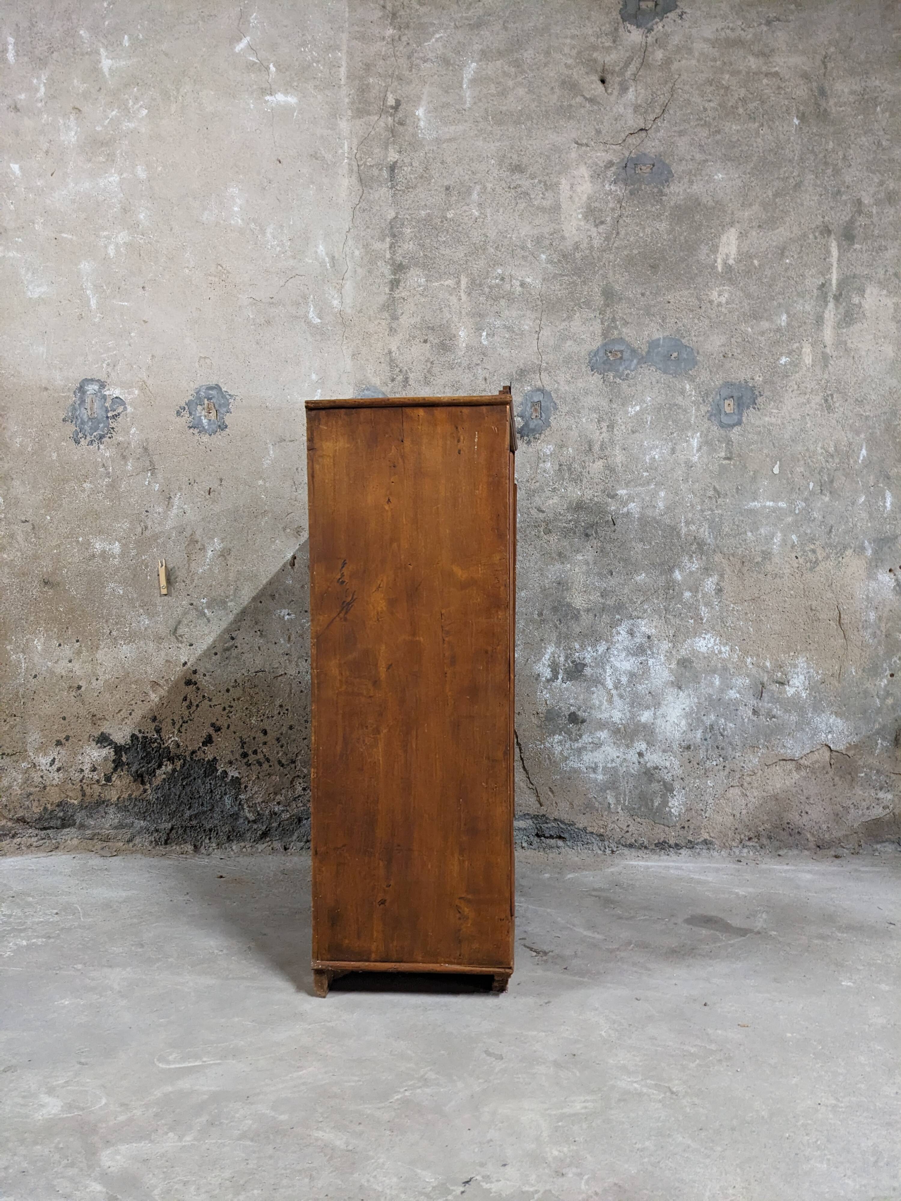 Small Art Deco cabinet from the 1930s