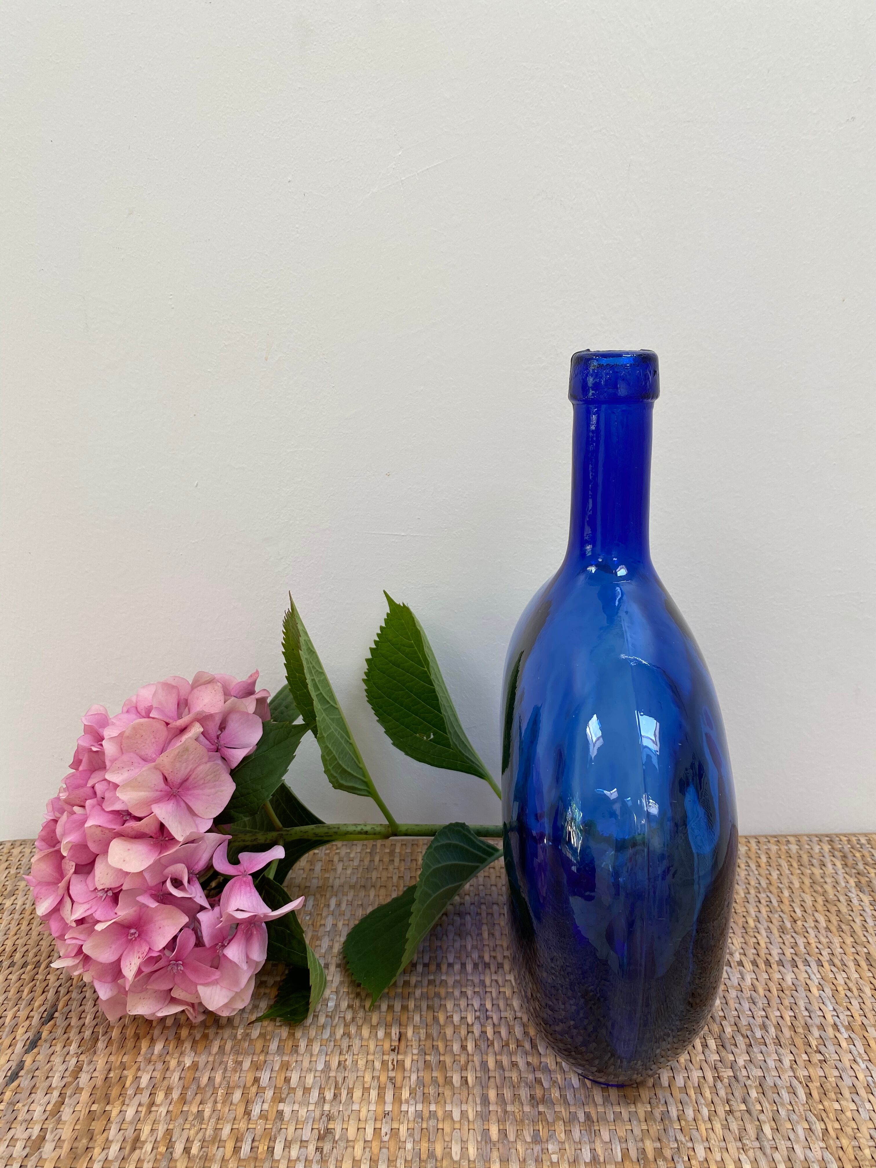 Carafe / vase / lady-jeanne in cobalt blue glass