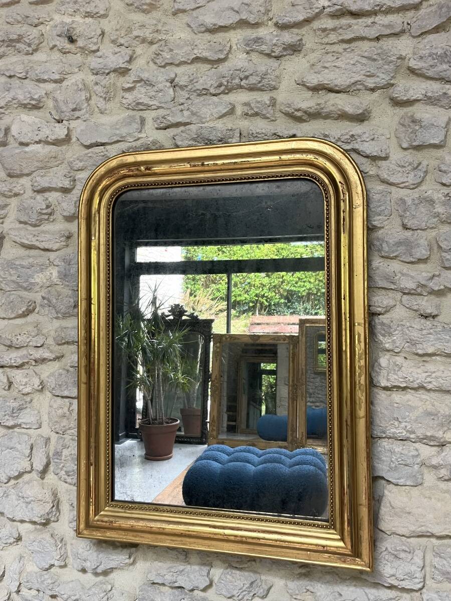 Louis-Philippe pearl mirror 82/61cm gilded with gold leaf, mercury glass, fireplace overmantel.