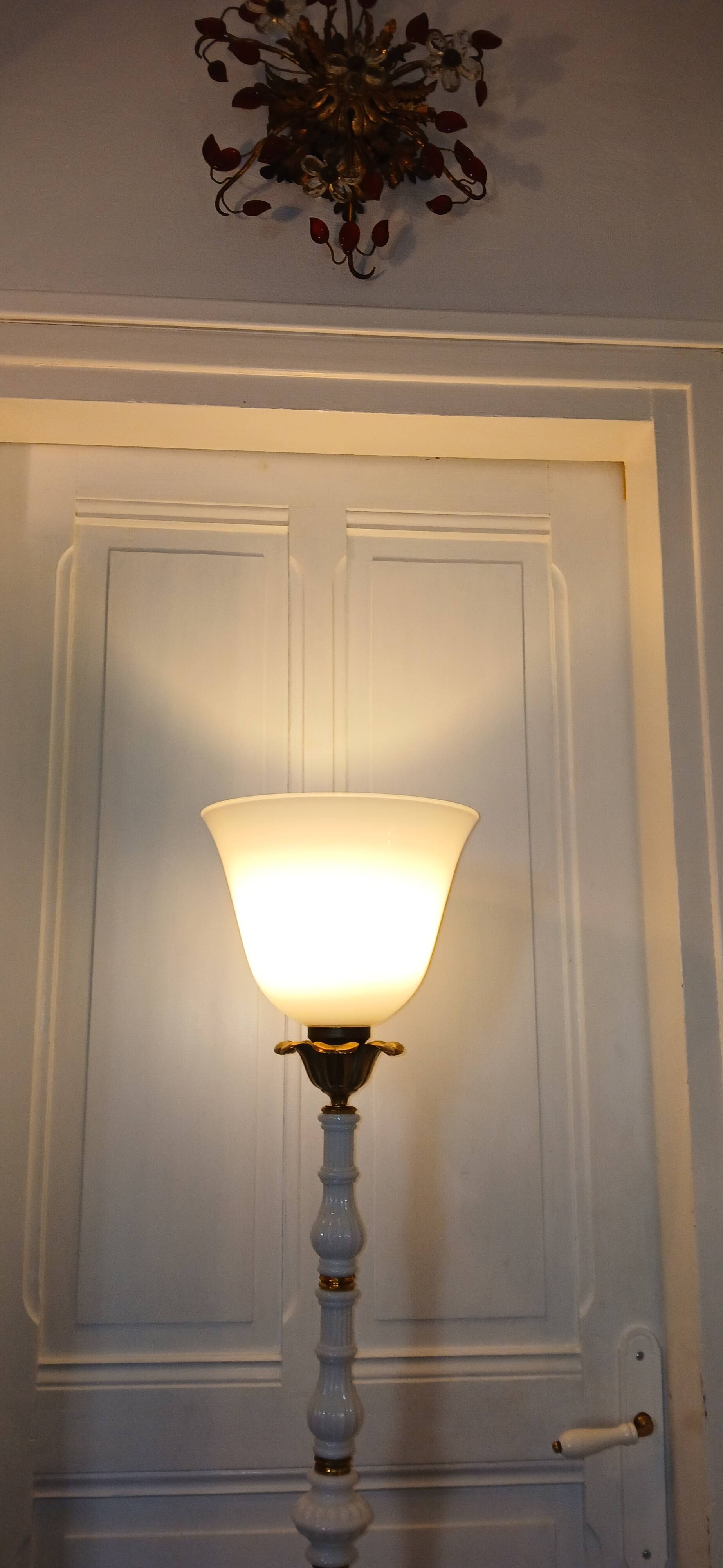Lampadaire vintage art déco opaline et bronze
