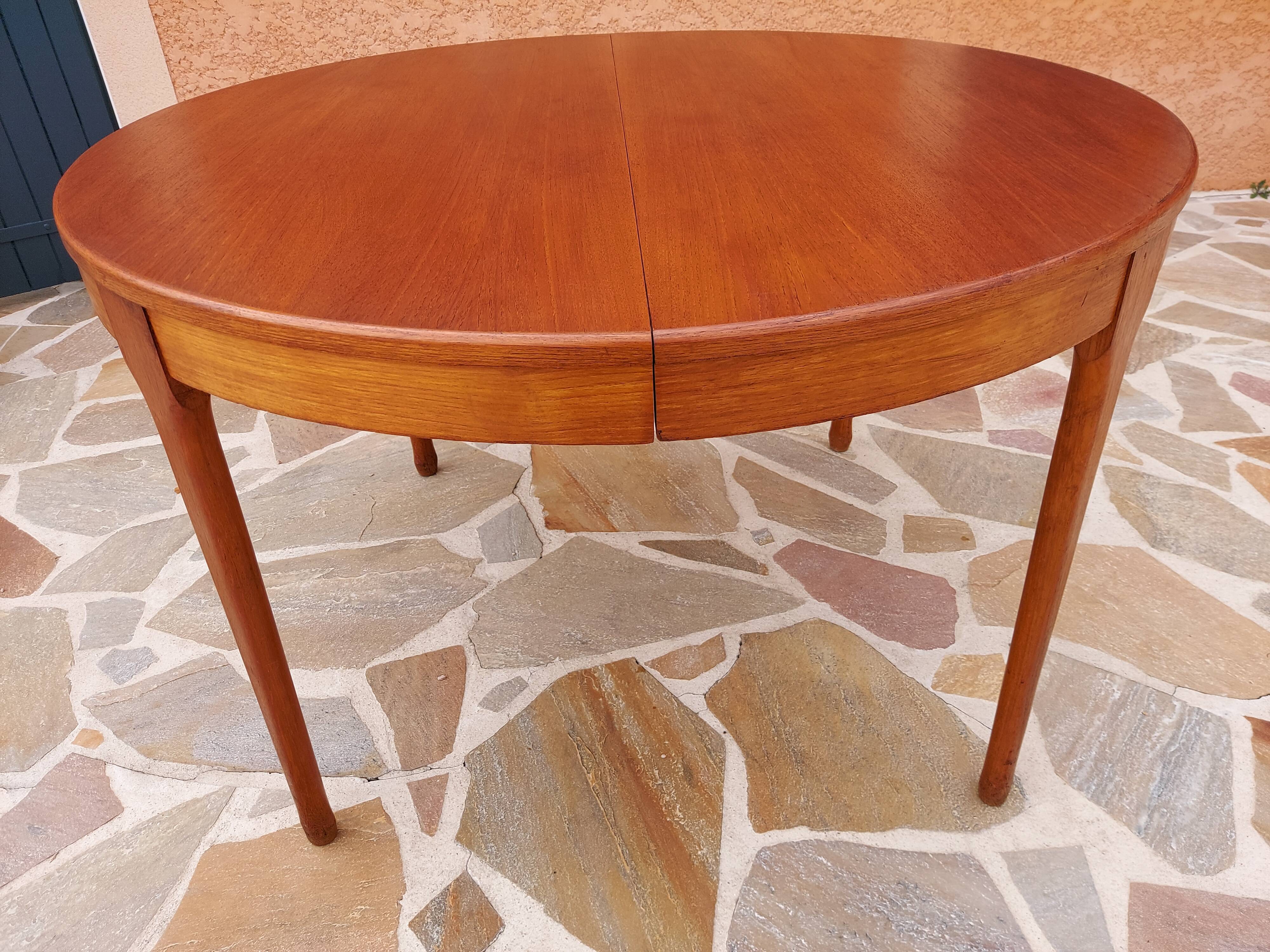 Extendable round table Teak by Tricoire & Vecchione for TV cabinet Paris 1960