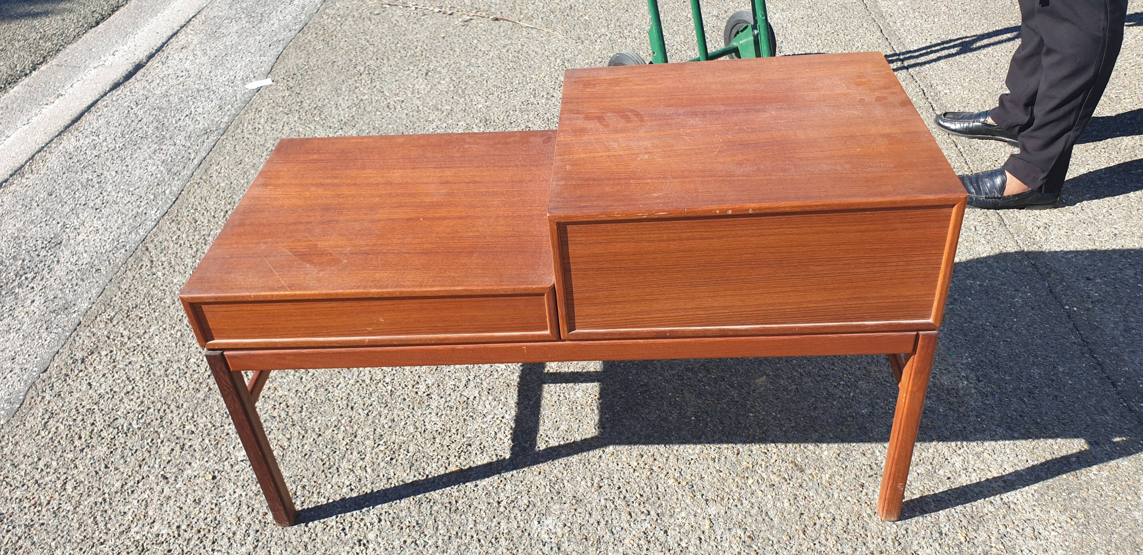Desing 60 entry cabinet in swedish teak