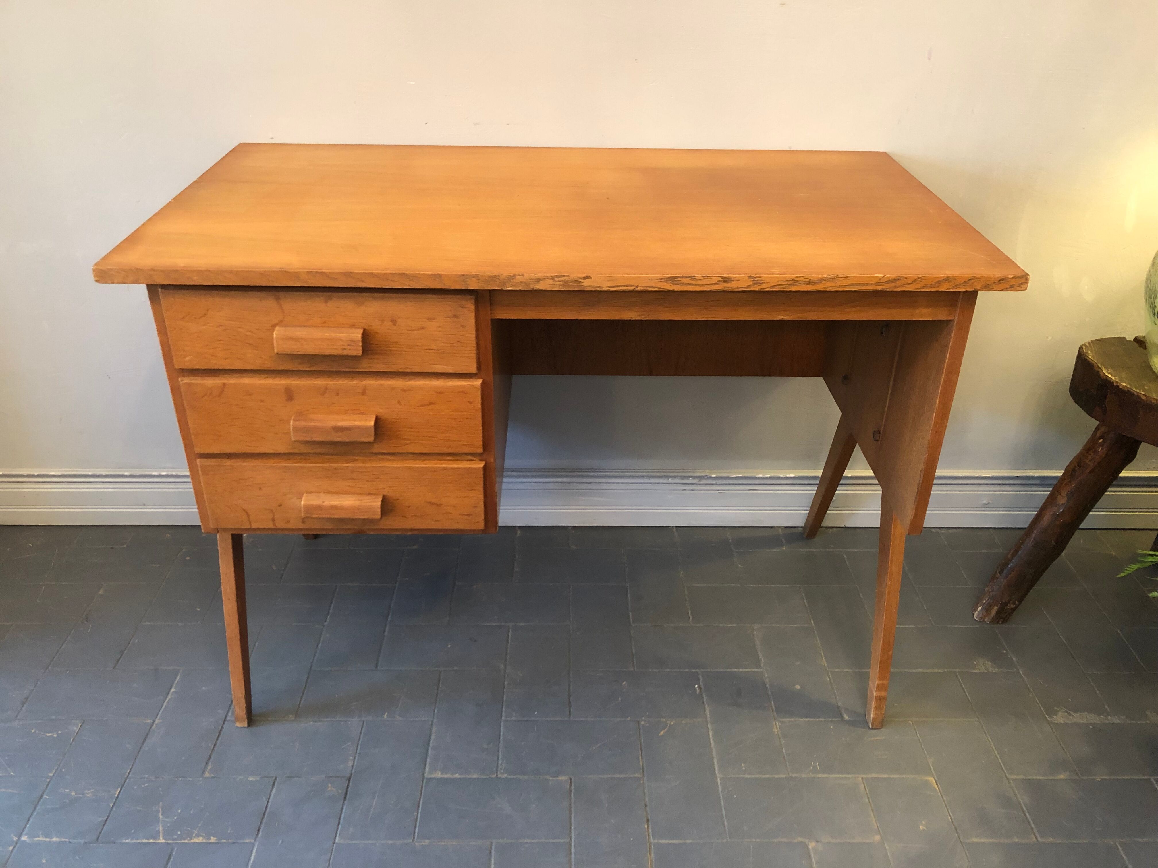 Vintage desk compass feet