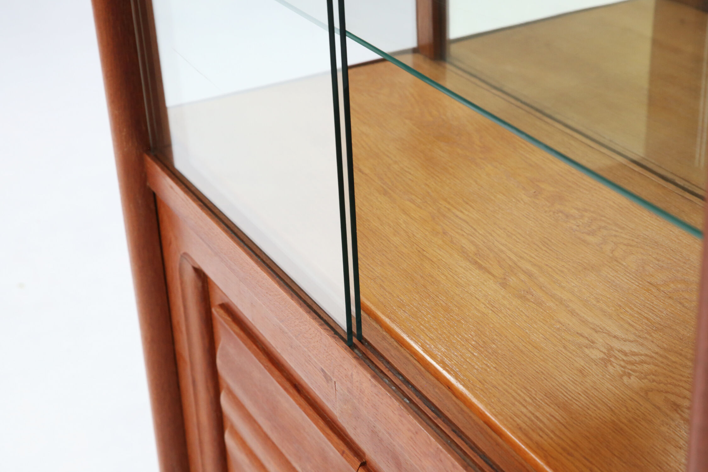 Art Deco vitrine cabinet 1940