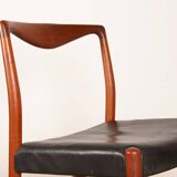 2 chaises Danoises en Teck et Skaï par Lyngfeldt Larsen 1960.