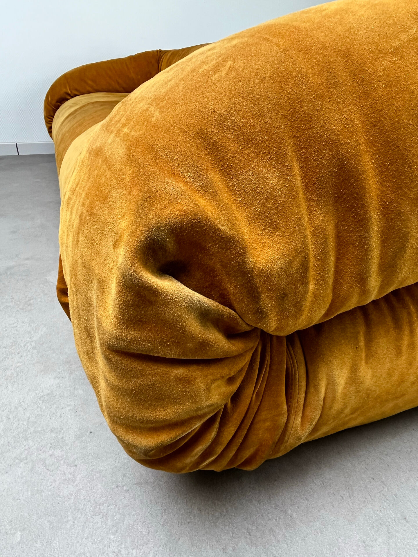 Nubuck leather amphibious sofa by Alessandro Becchi for Giovannetti,