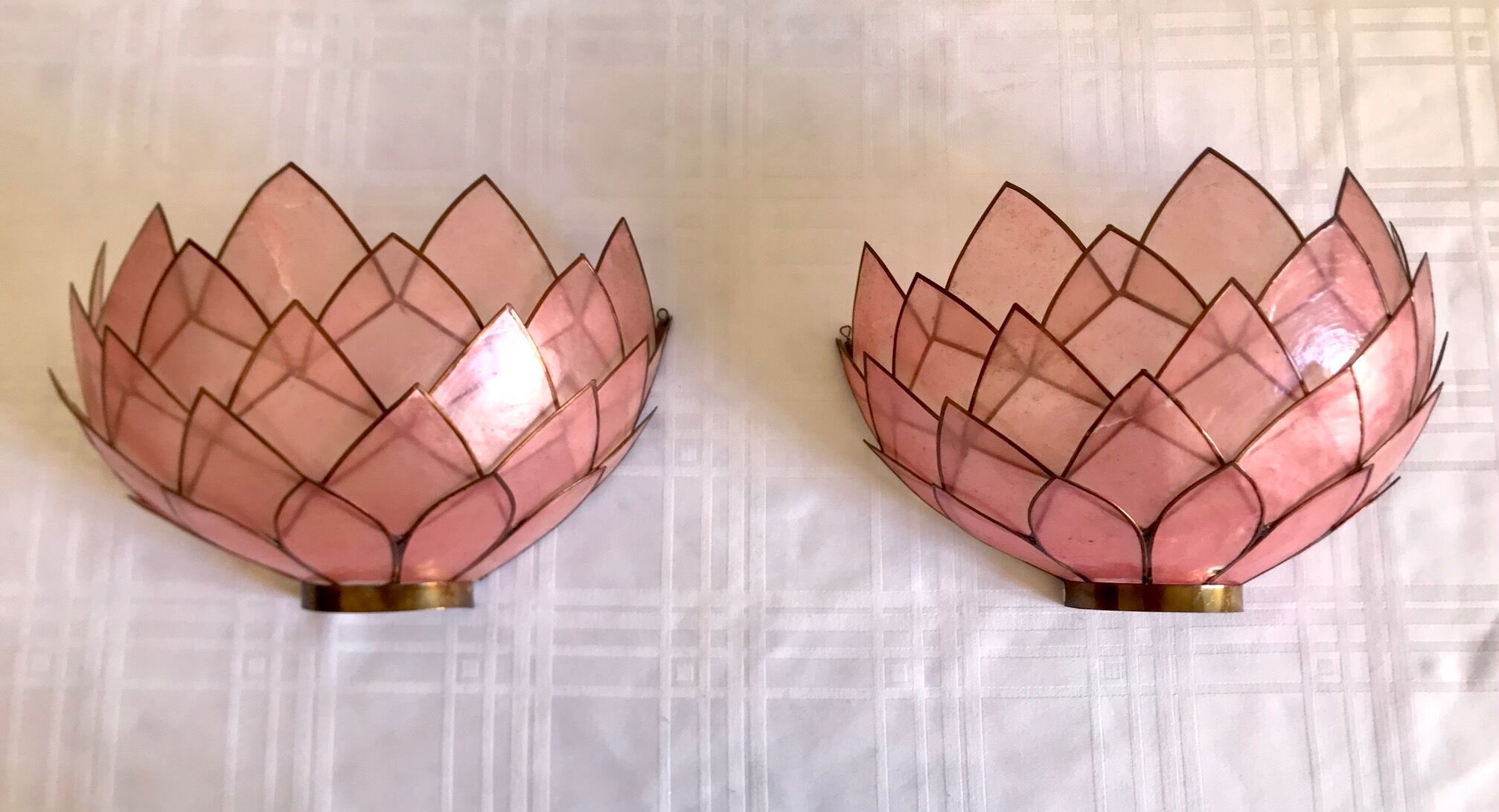 Mother-of-pearl lotus wall lamps