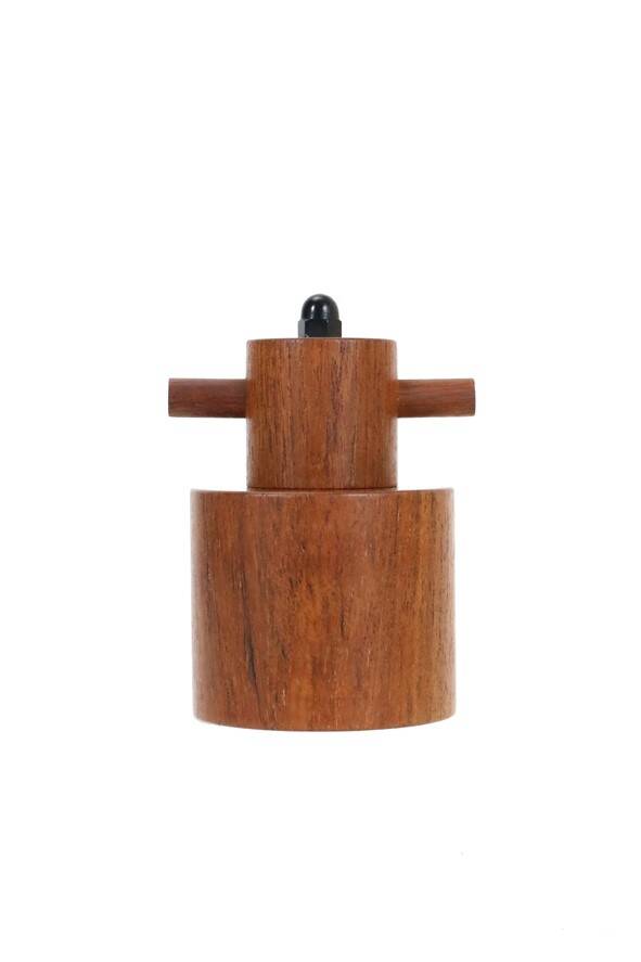 Danish teak pepper mill / crusher with high-quality Peugeot grinding mechanism / 1960s / Mid-Century Modern design