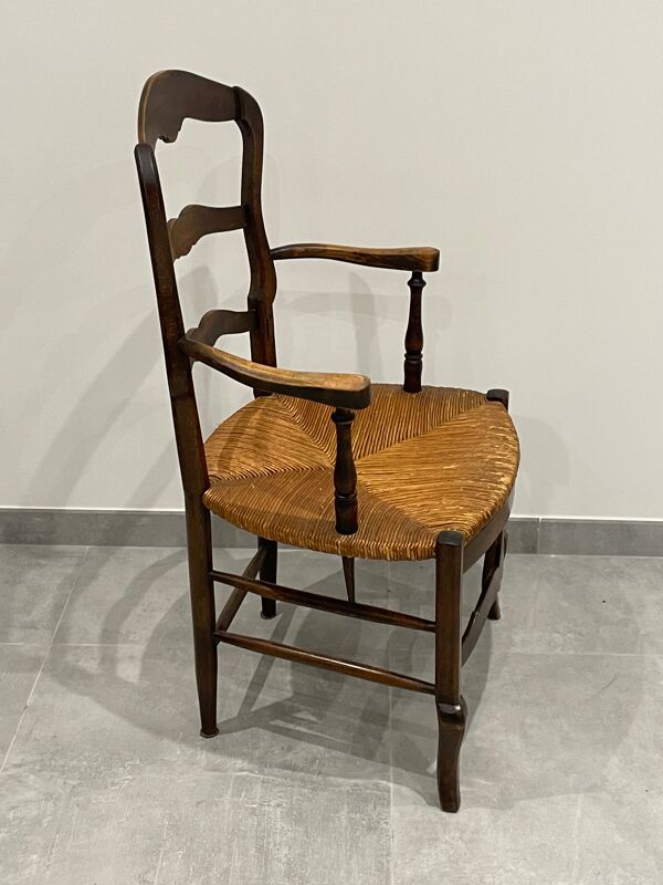 Fauteuil paillé de style provencal dit parfois fauteuil de marais