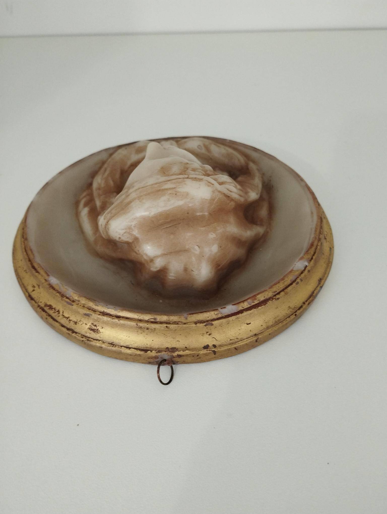 Relief portrait in the shape of a medallion - Napoléon III period