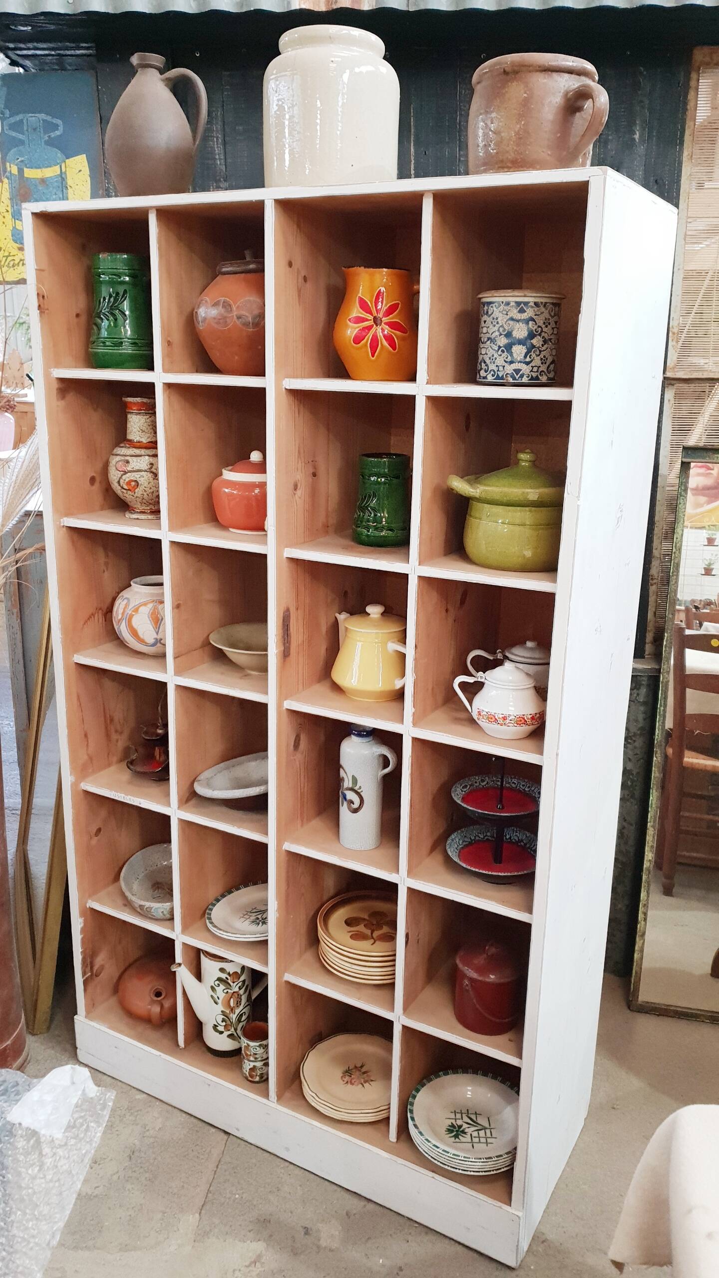 Trade furniture with lockers