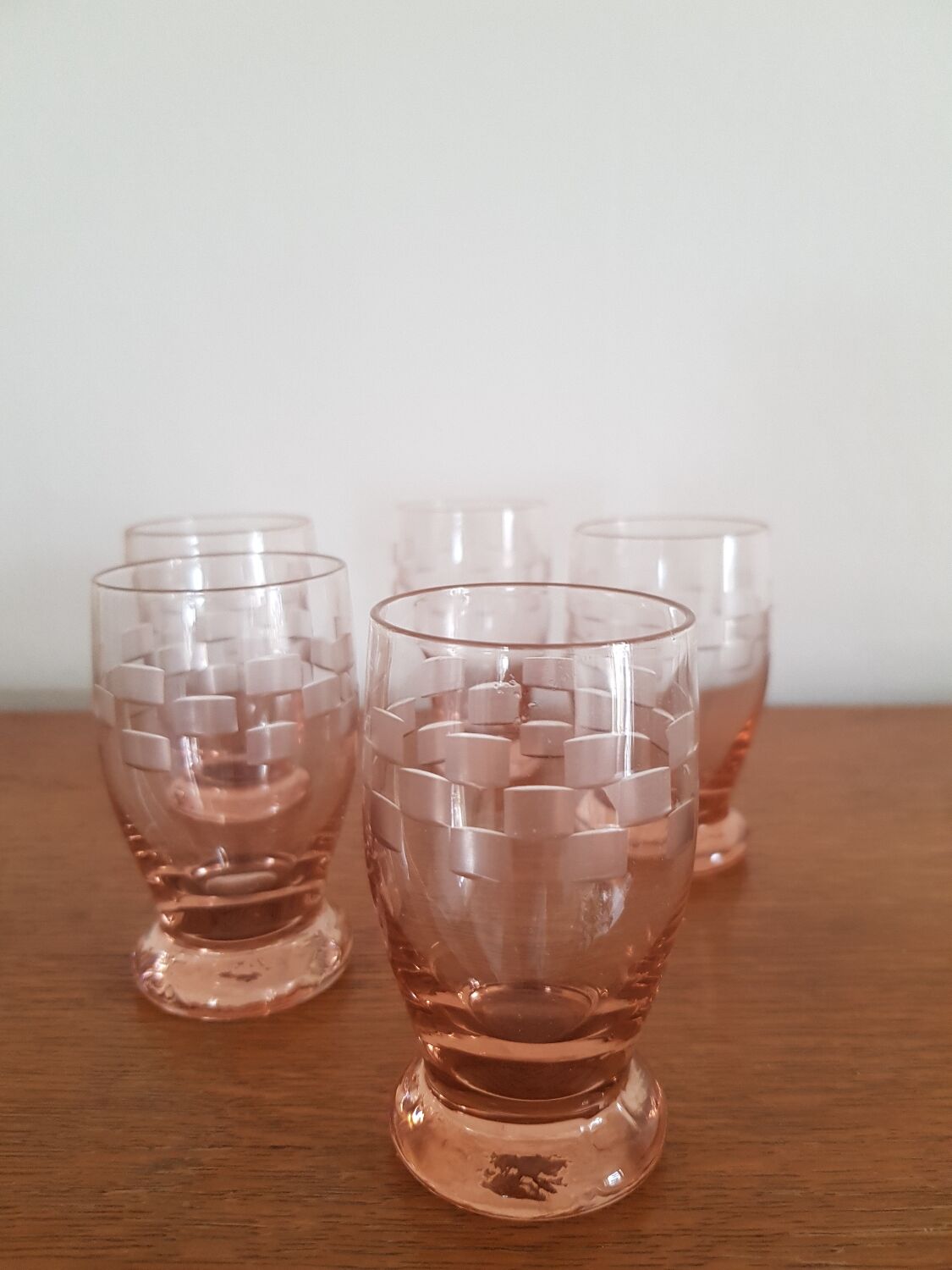 Set of 5 pink glasses