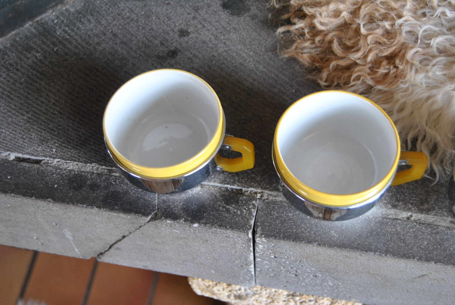 Series of 6 ceramic and stainless steel cups - 70s - Vintage