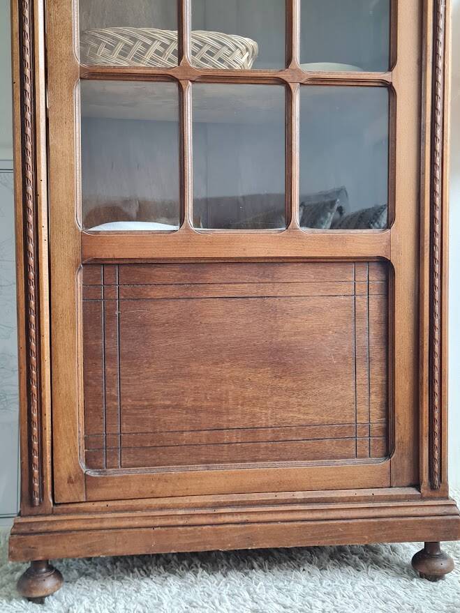 Antique Parisian glass cabinet - bonnet-maker type