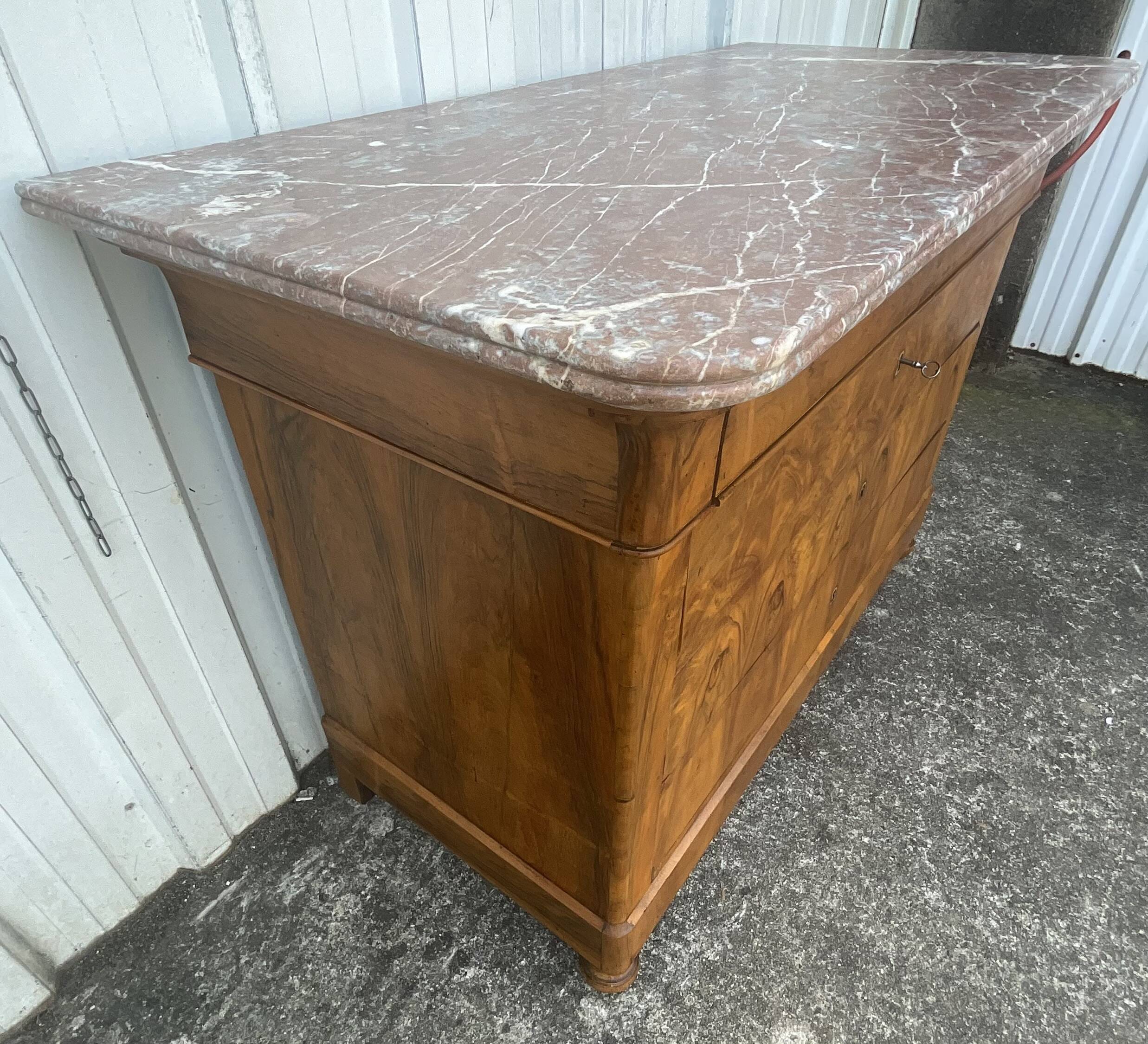 Louis-Philippe commode in walnut burl with pink marble – 19th century