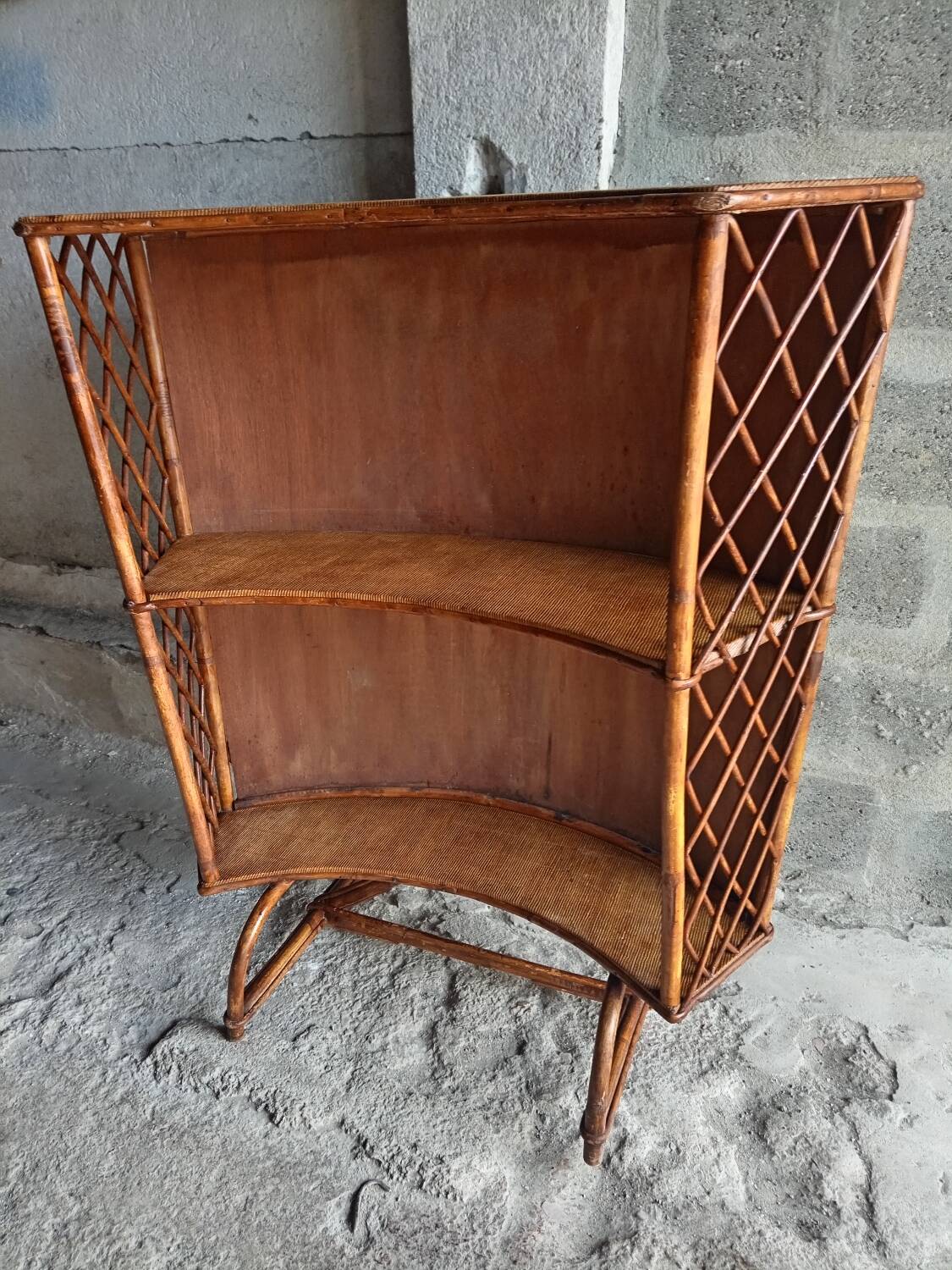 Vintage rattan bar
