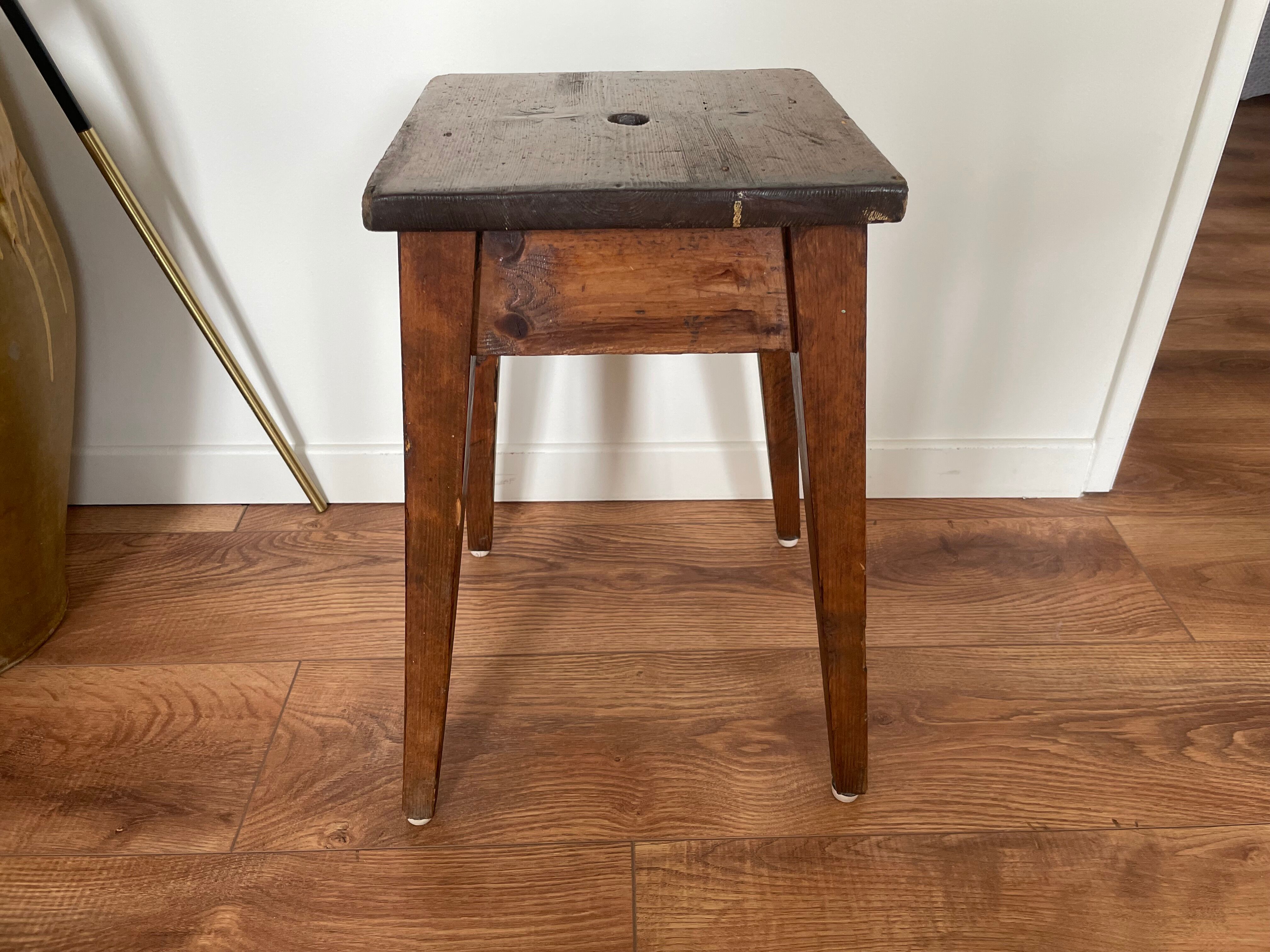 Tabouret ancien