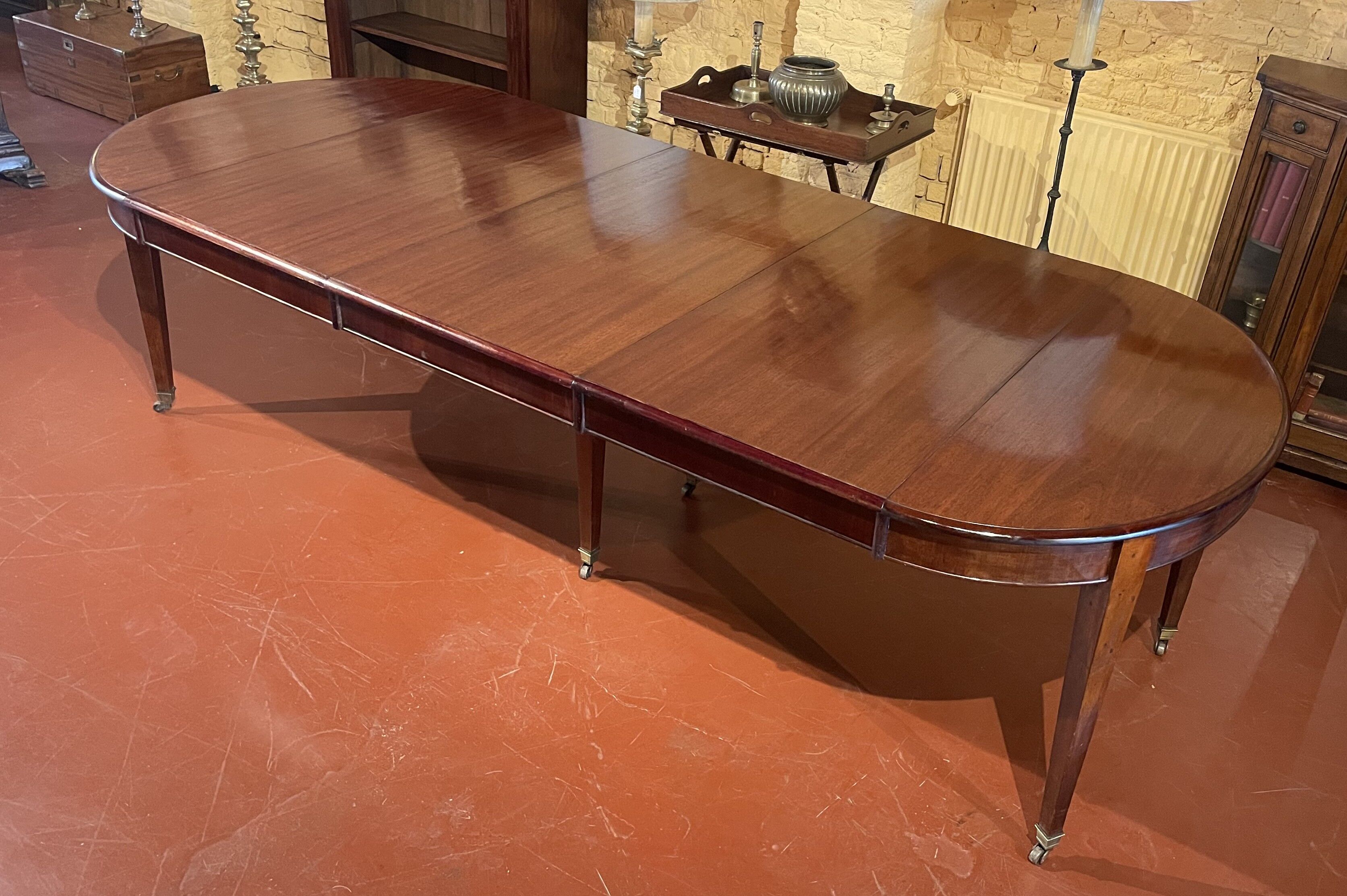 Extensible Louis XVI mahogany dining table with band - 19th century