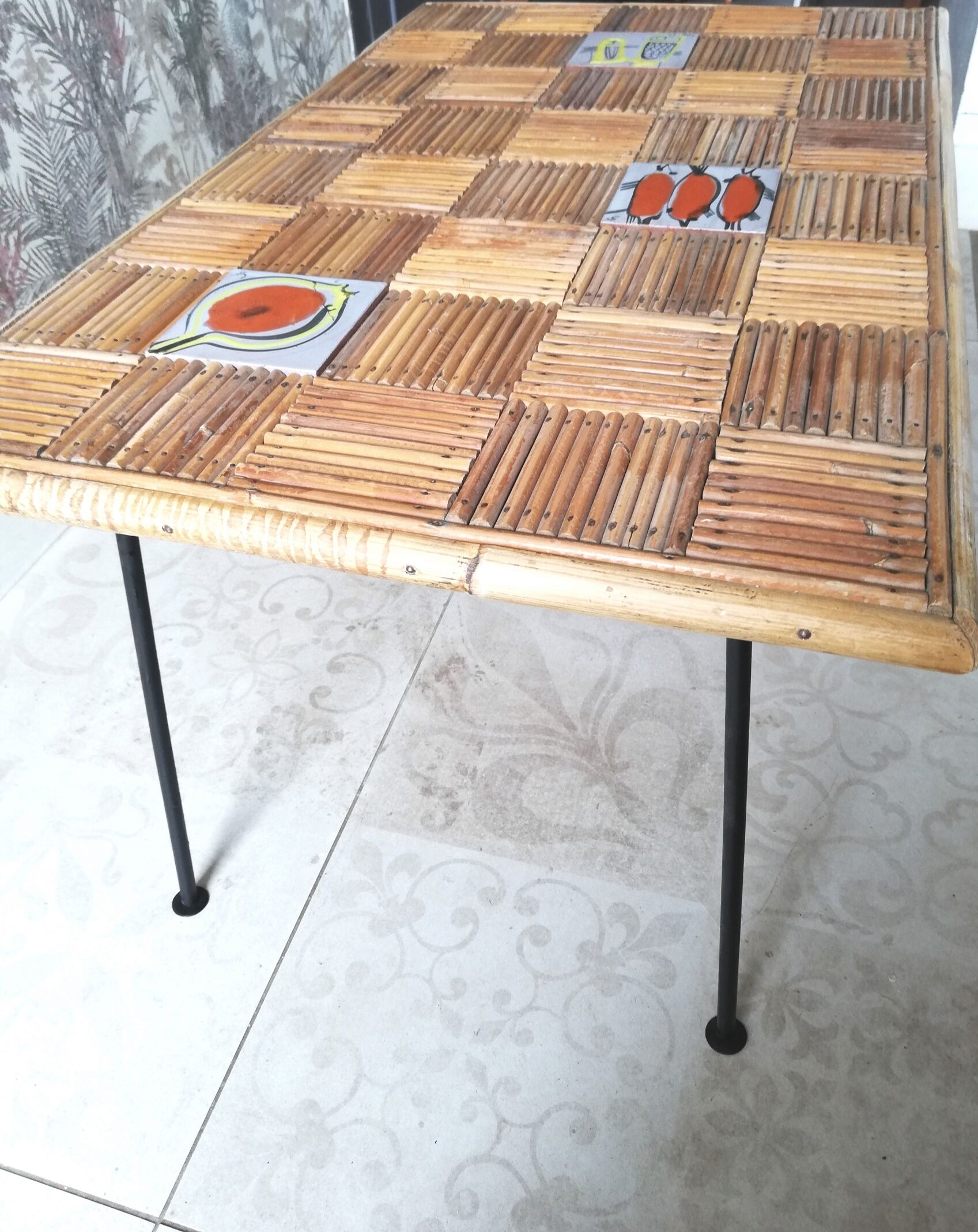 Table basse rotin et céramique années 50