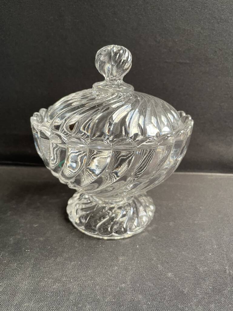 Molded crystal sugar bowl – Baccarat Twisted bamboo