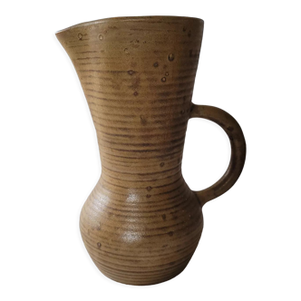 Sandstone pitcher