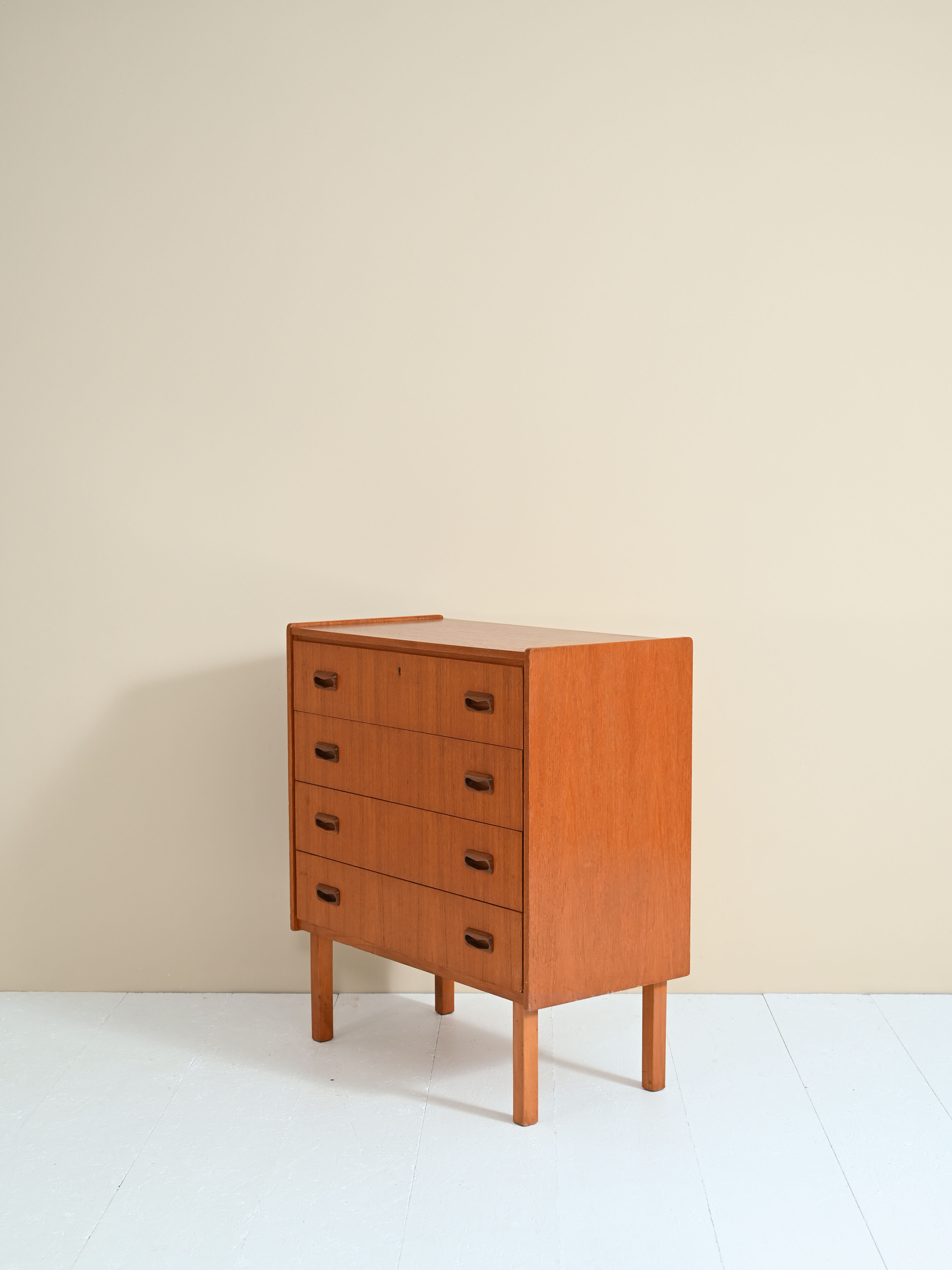 Vintage chest of drawers