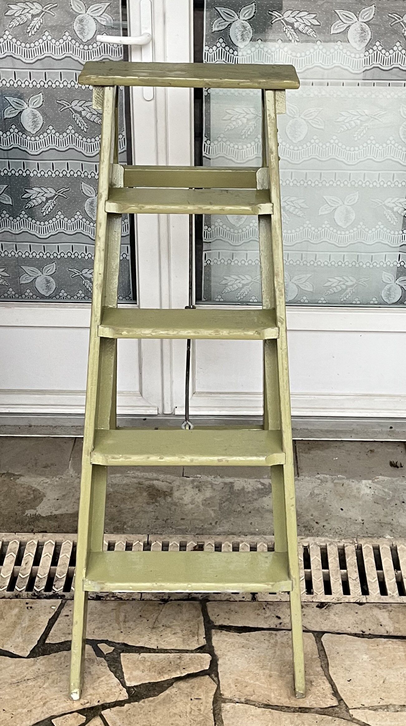 Ancient painter's stepladder