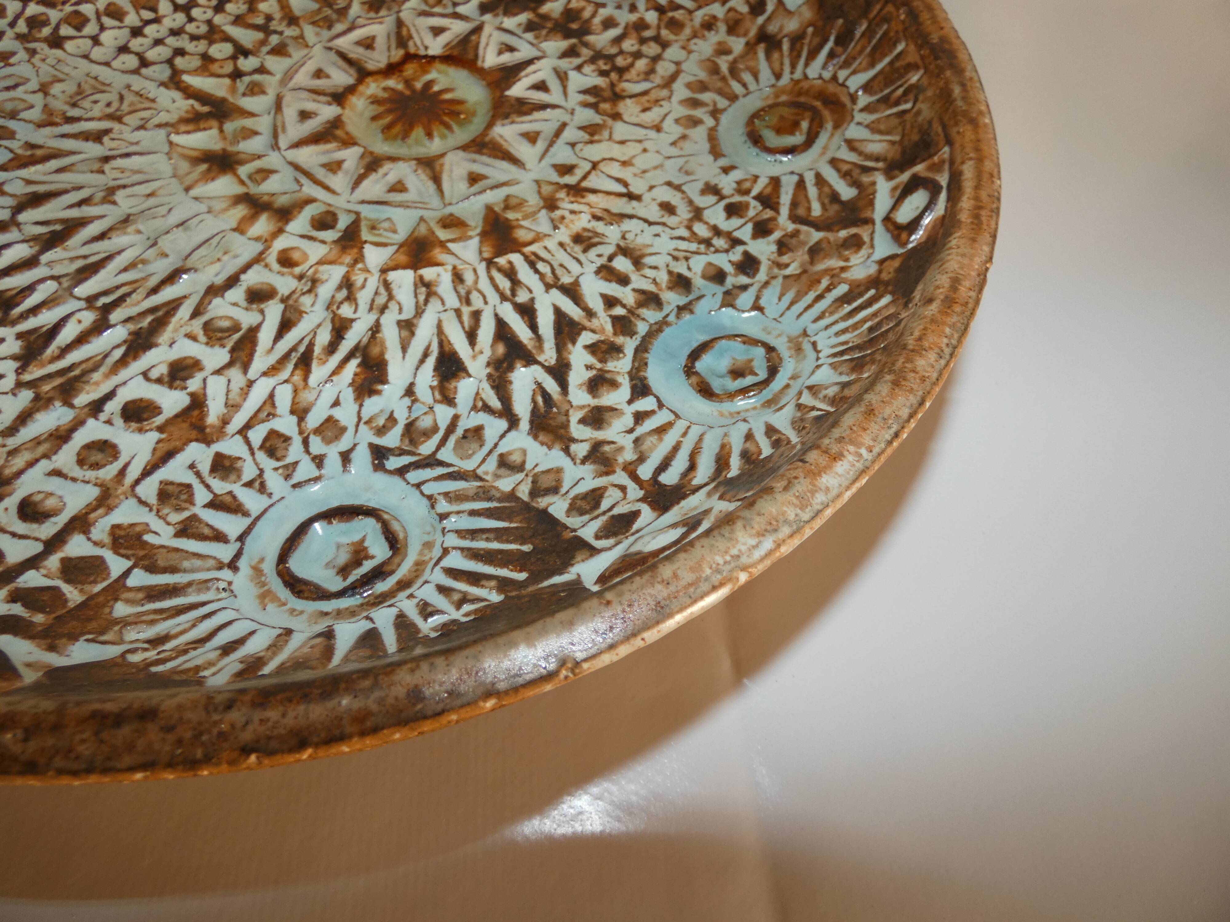 Pat and Joe Rowland Grand Plat Ceramic Scarified Sant-Vicens Perpignan 1970