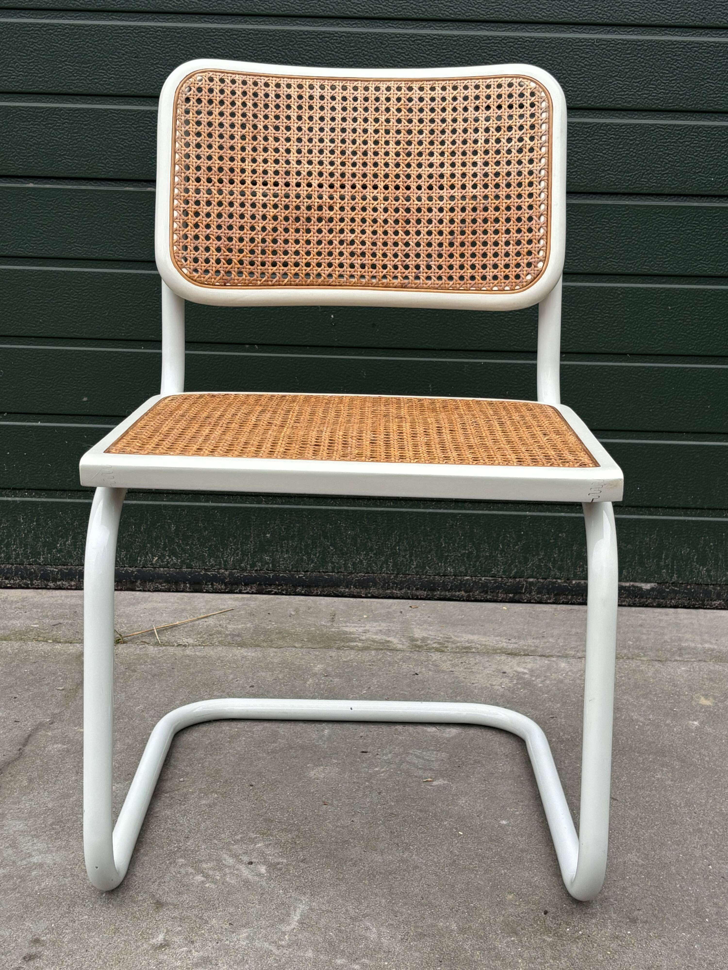 Lot de 4 chaises Cesca modèle b32 par Marcel Breuer Design