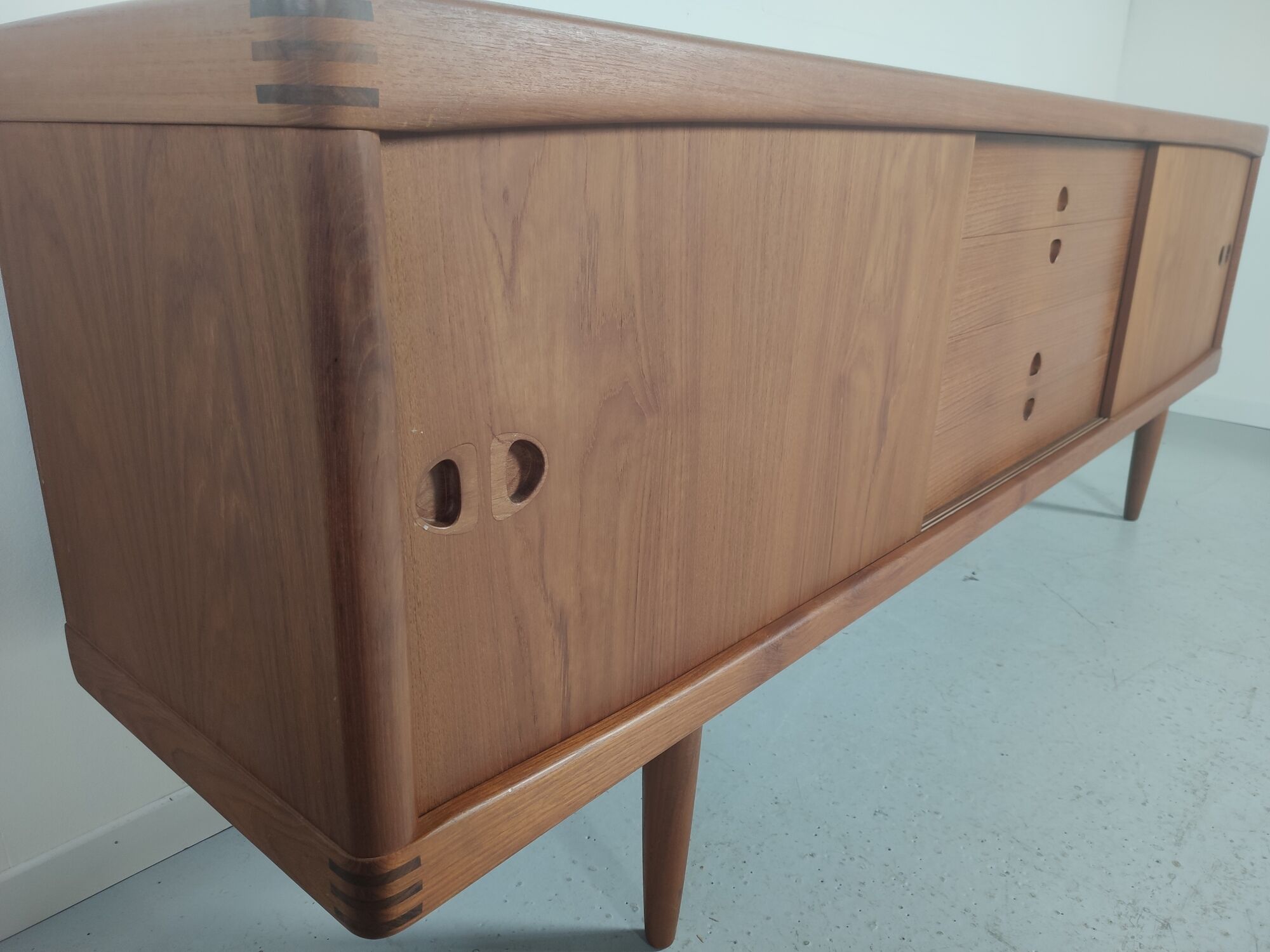 Enfilade en teck HW Klein pour Bramin made in Denmark 1960s