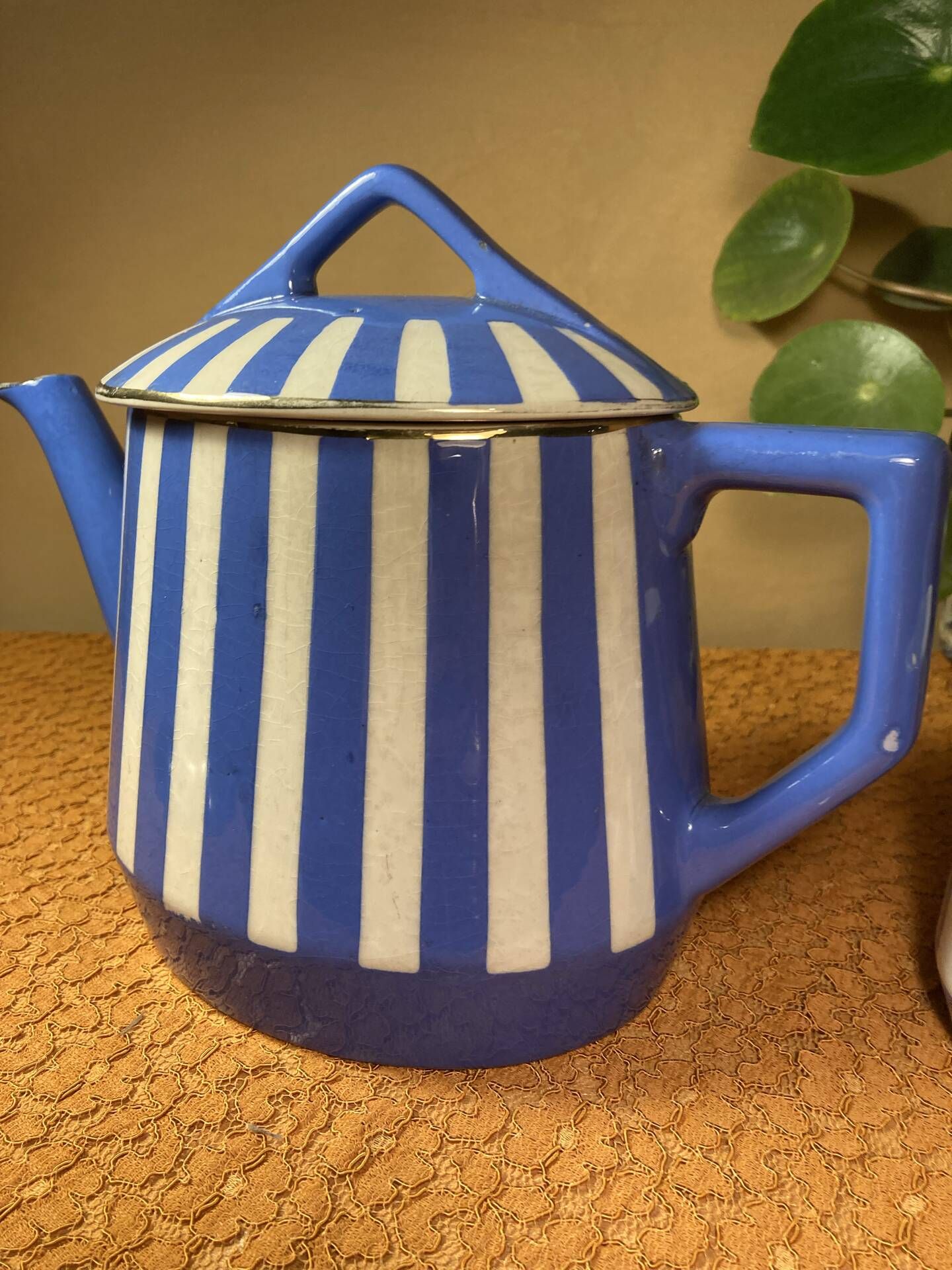 Théière et pot à lait Fox trott Sarreguemines annees 30 collection