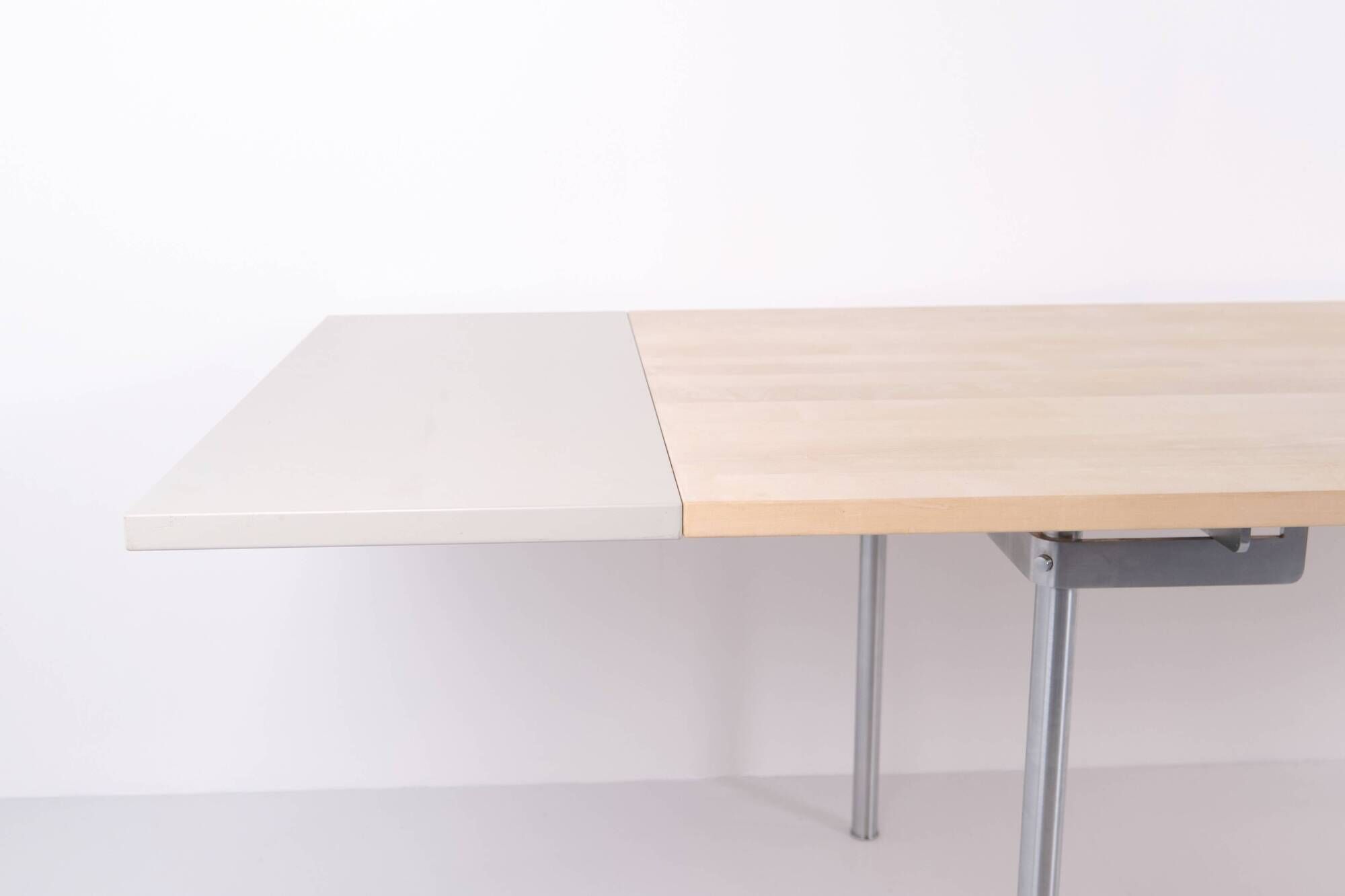 CH318 dining table – Hans J. Wegner – solid beech – extension leaves – Tranekær Møbler