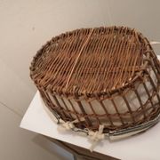 Panier en osier avec deux anses